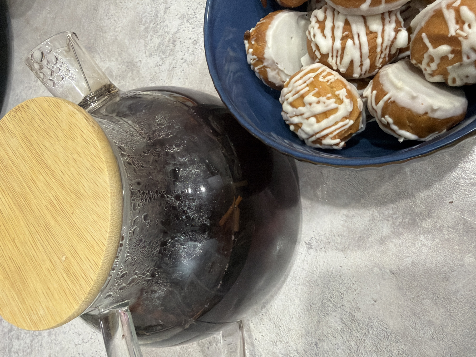 Tea and paint-by-numbers: a quiet evening in Nizhnekamsk