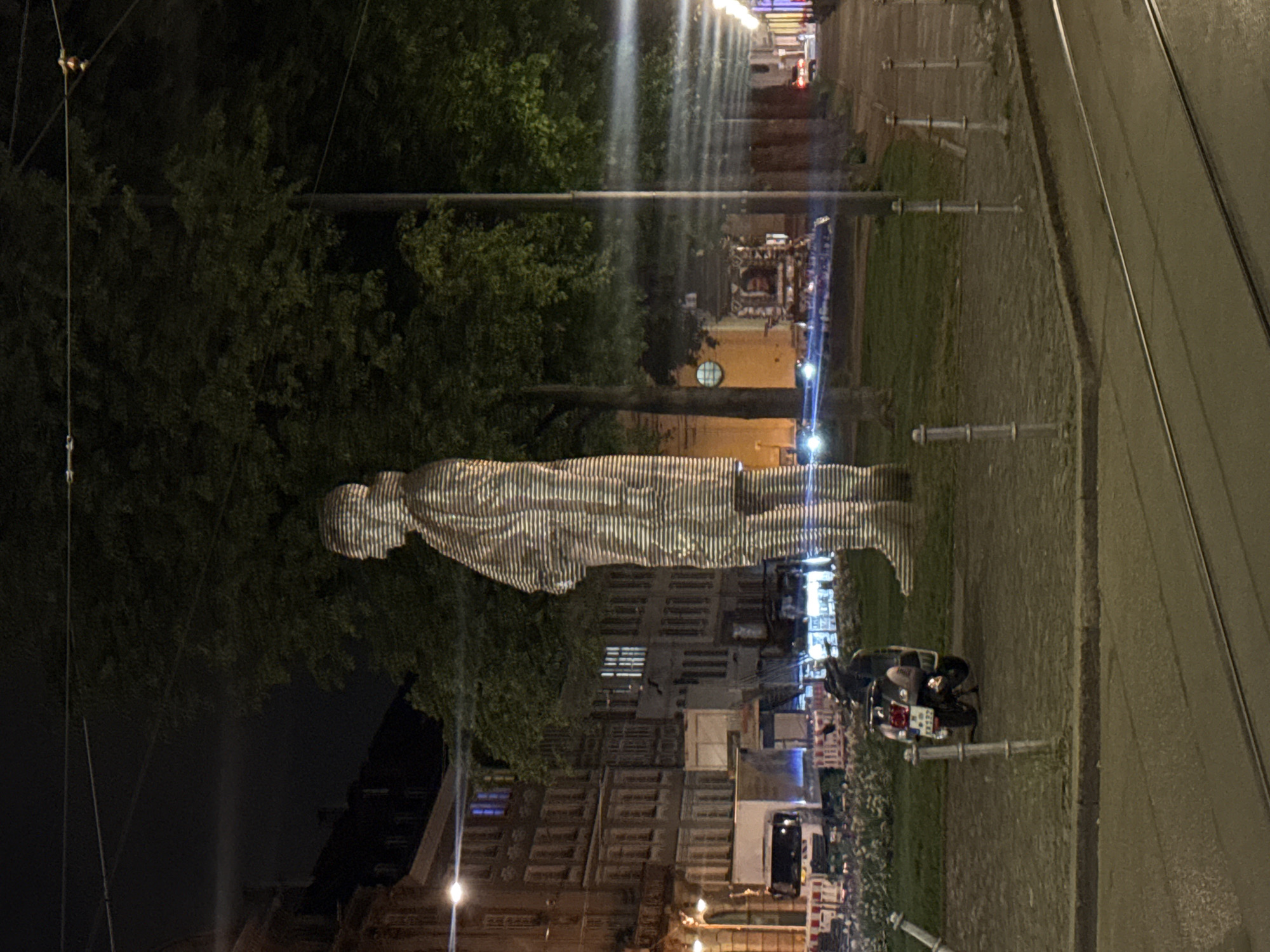 Evening observations across central Munich capture urban nightlife scenes