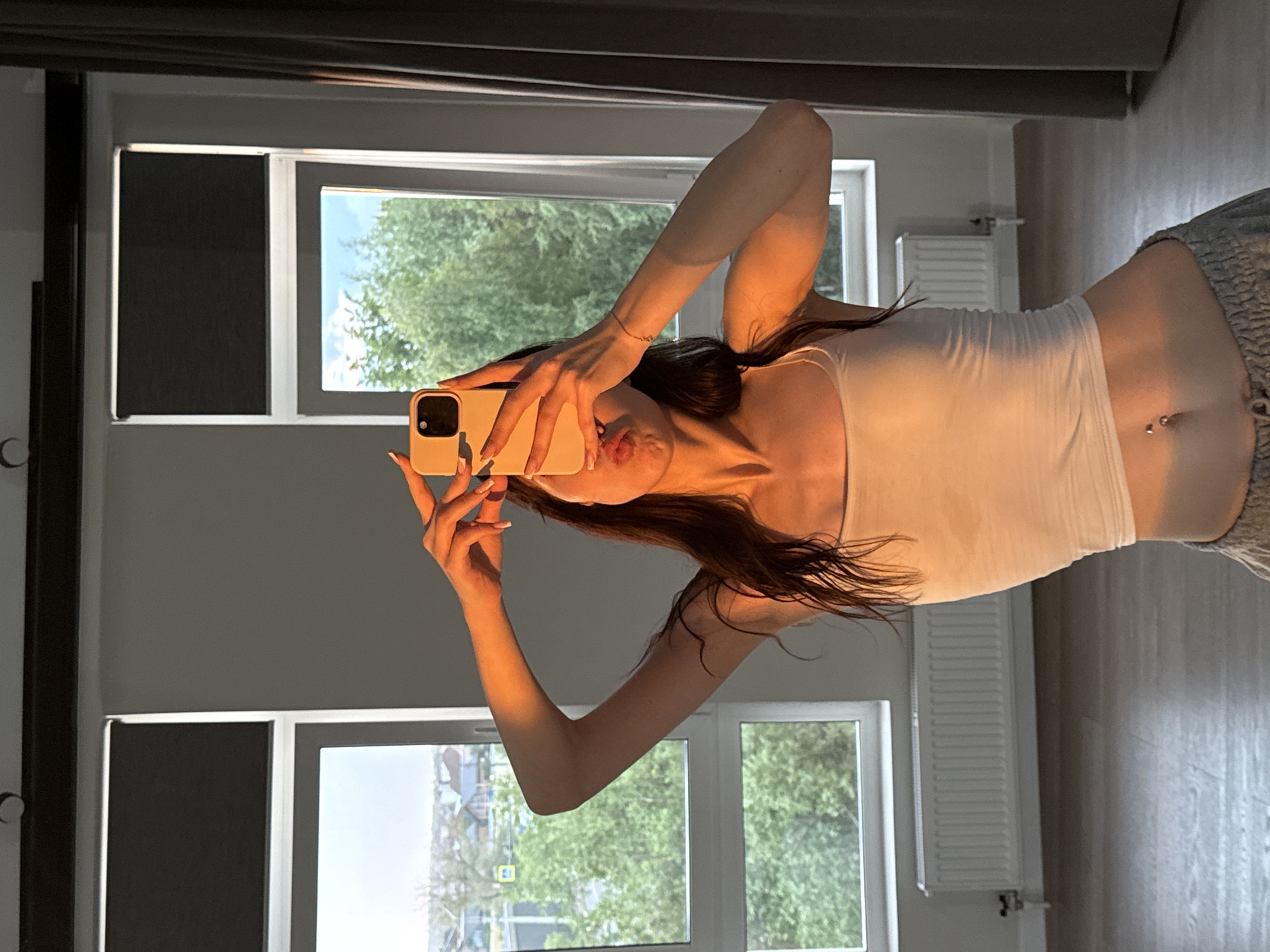 Mirror selfies and a moody sunset in Zakharovo