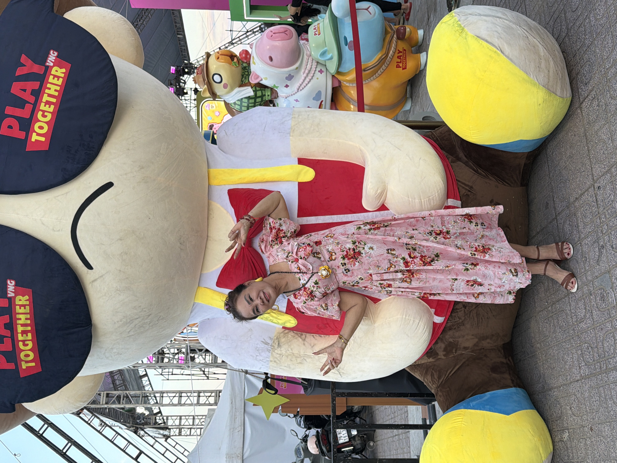 Play Together gaming event meets everyday Nha Trang street life