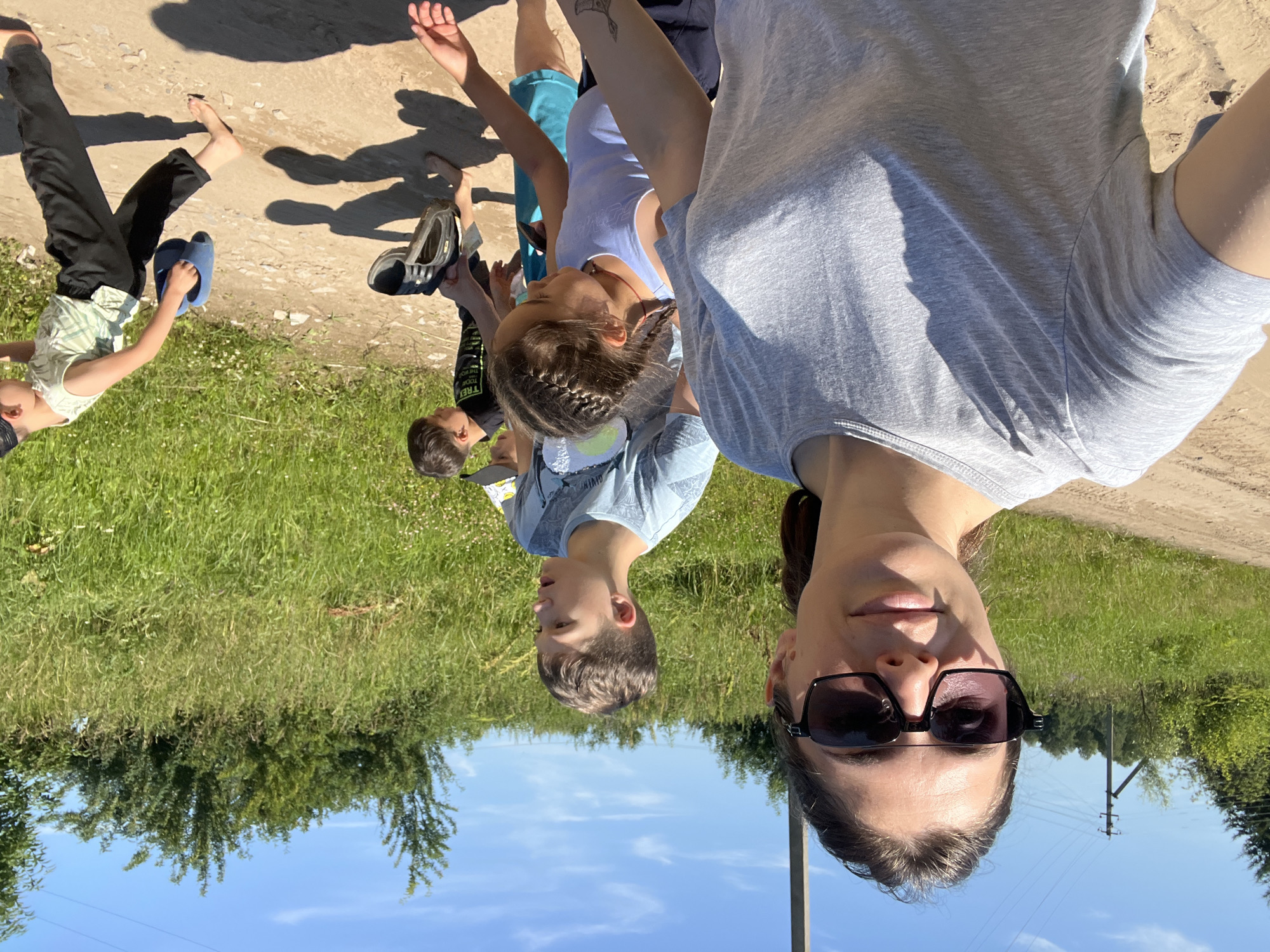 Sunday Best: outdoor selfies, long shadows, and fresh flowers