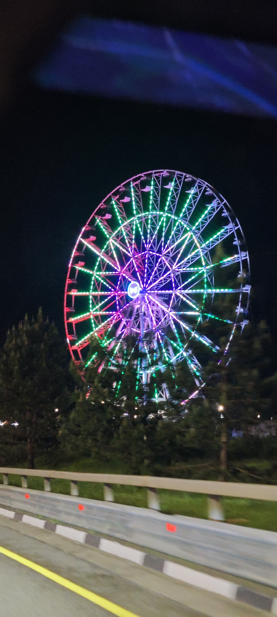 Illuminated Ferris wheel draws attention in Estosadok, Russia