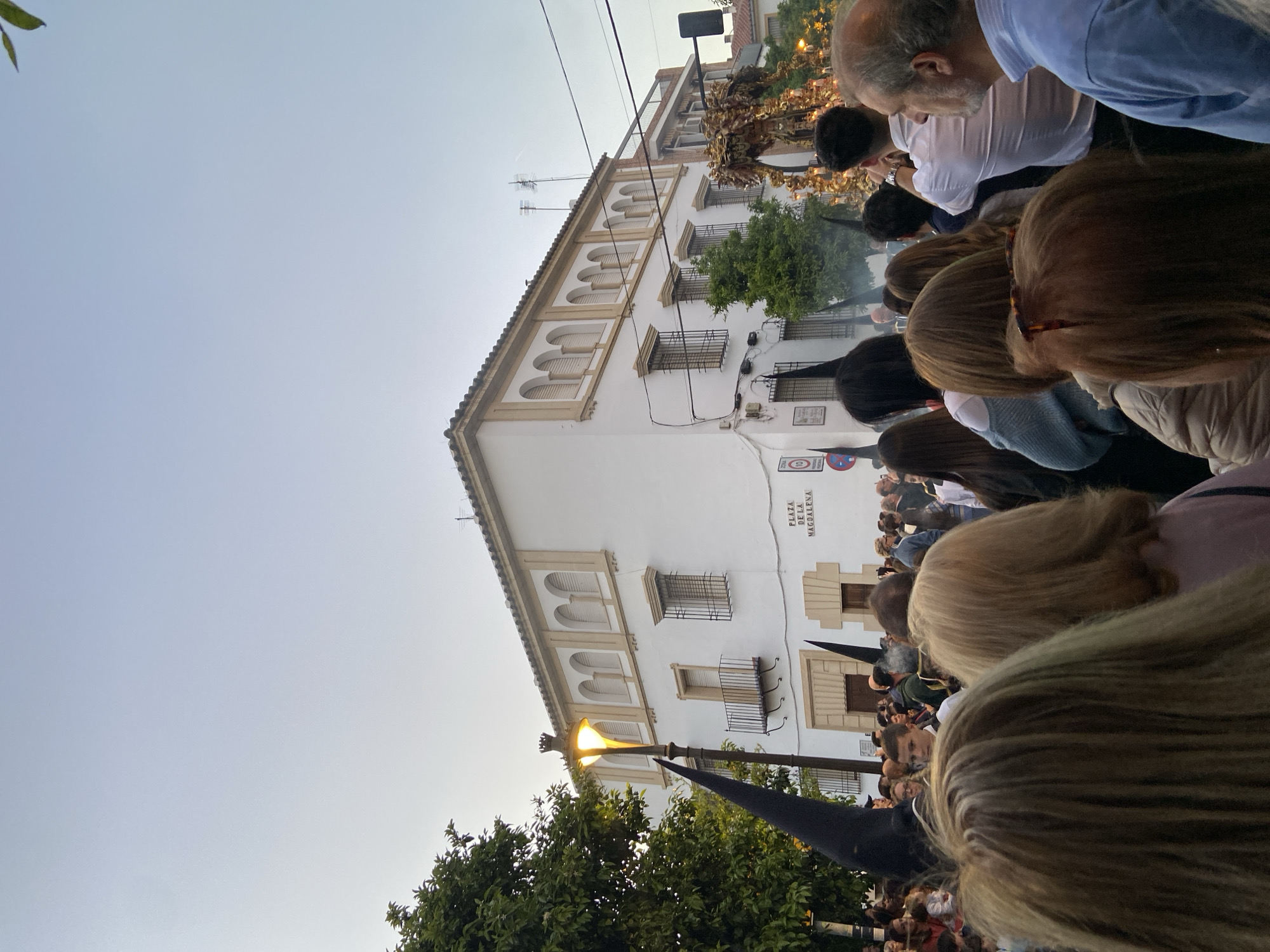 Holy Week religious procession draws crowds in Córdoba, Spain