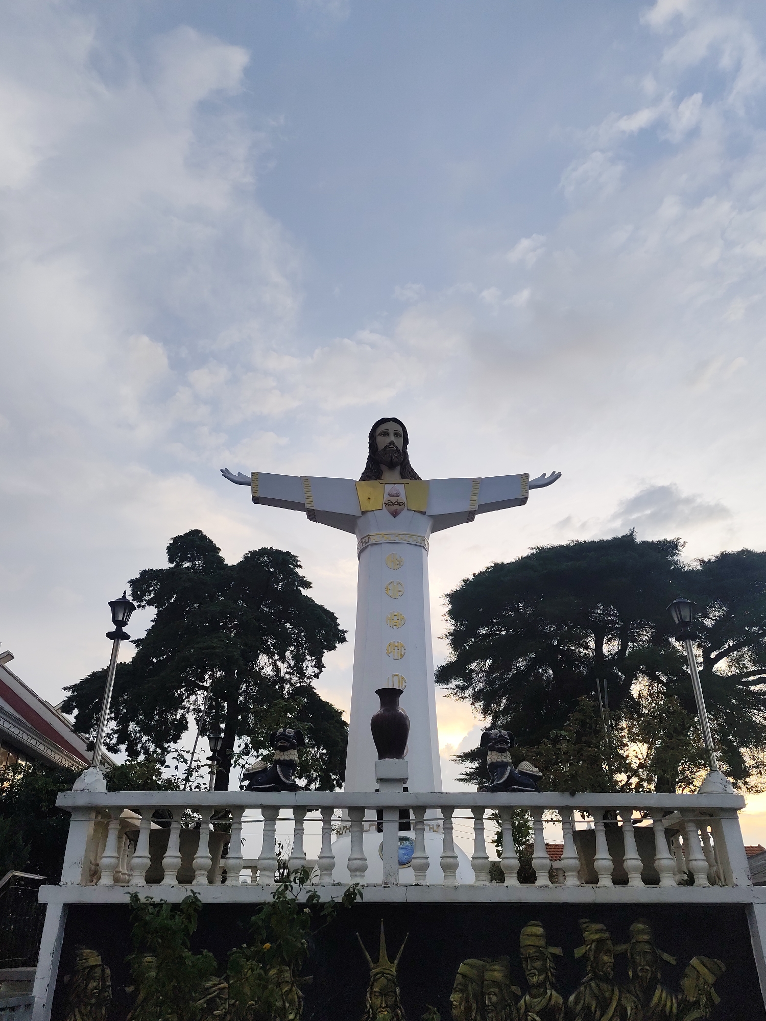 Religious complex visit in Đà Lạt featuring Christ statue and pagoda church
