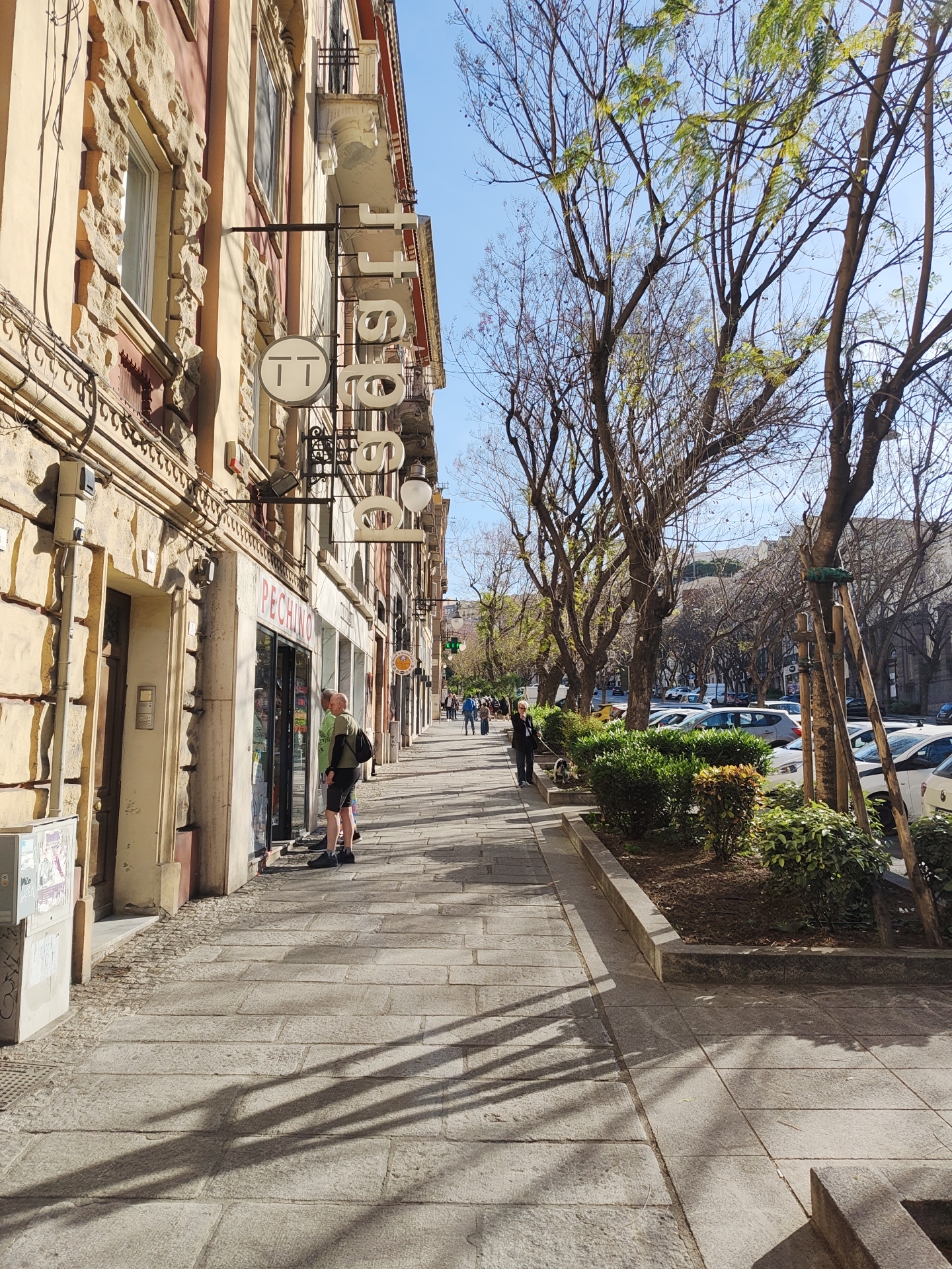 Morning scenes capture daily life across Cagliari streets and cathedral