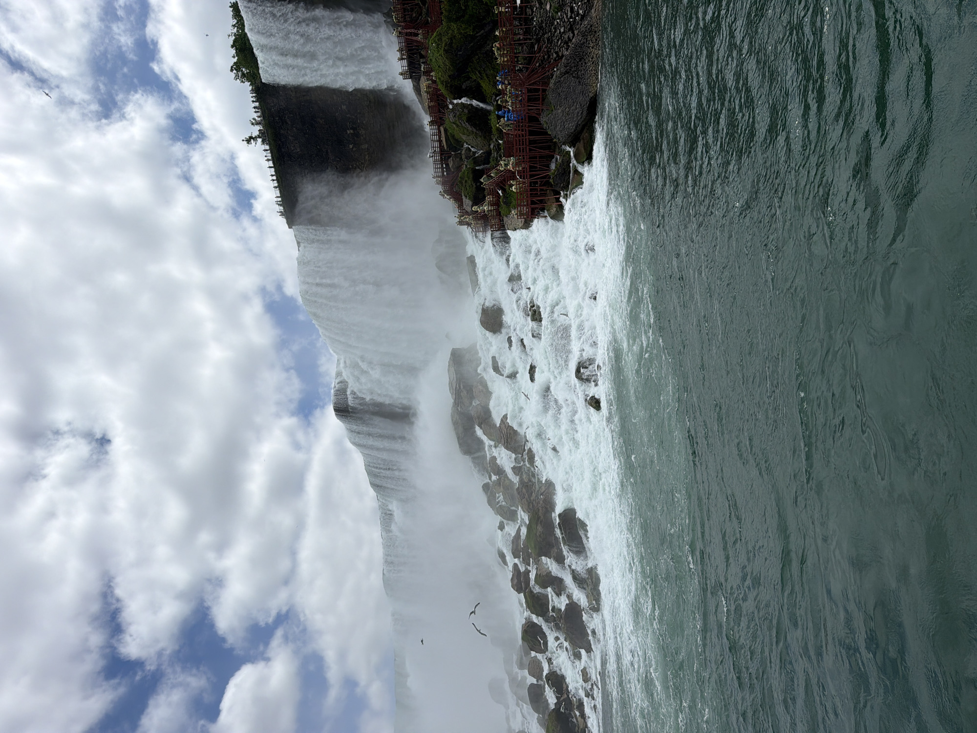 Tourist captures American Falls views from Niagara River below