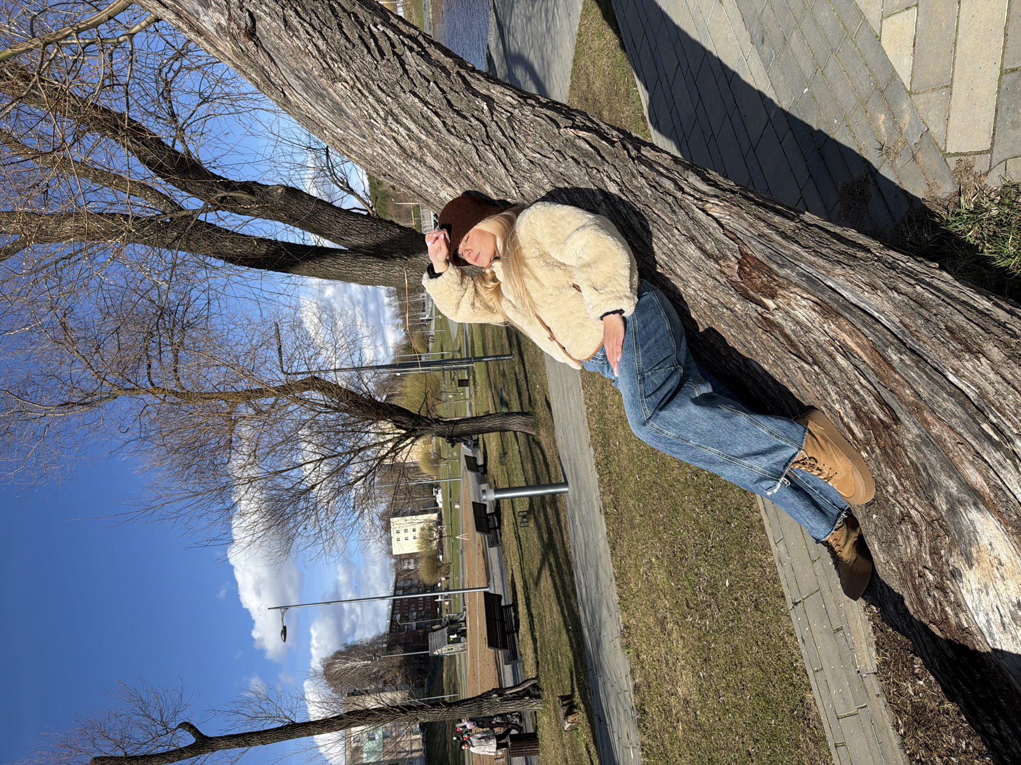 Spring day leisure activities documented in Votkinsk, Russia
