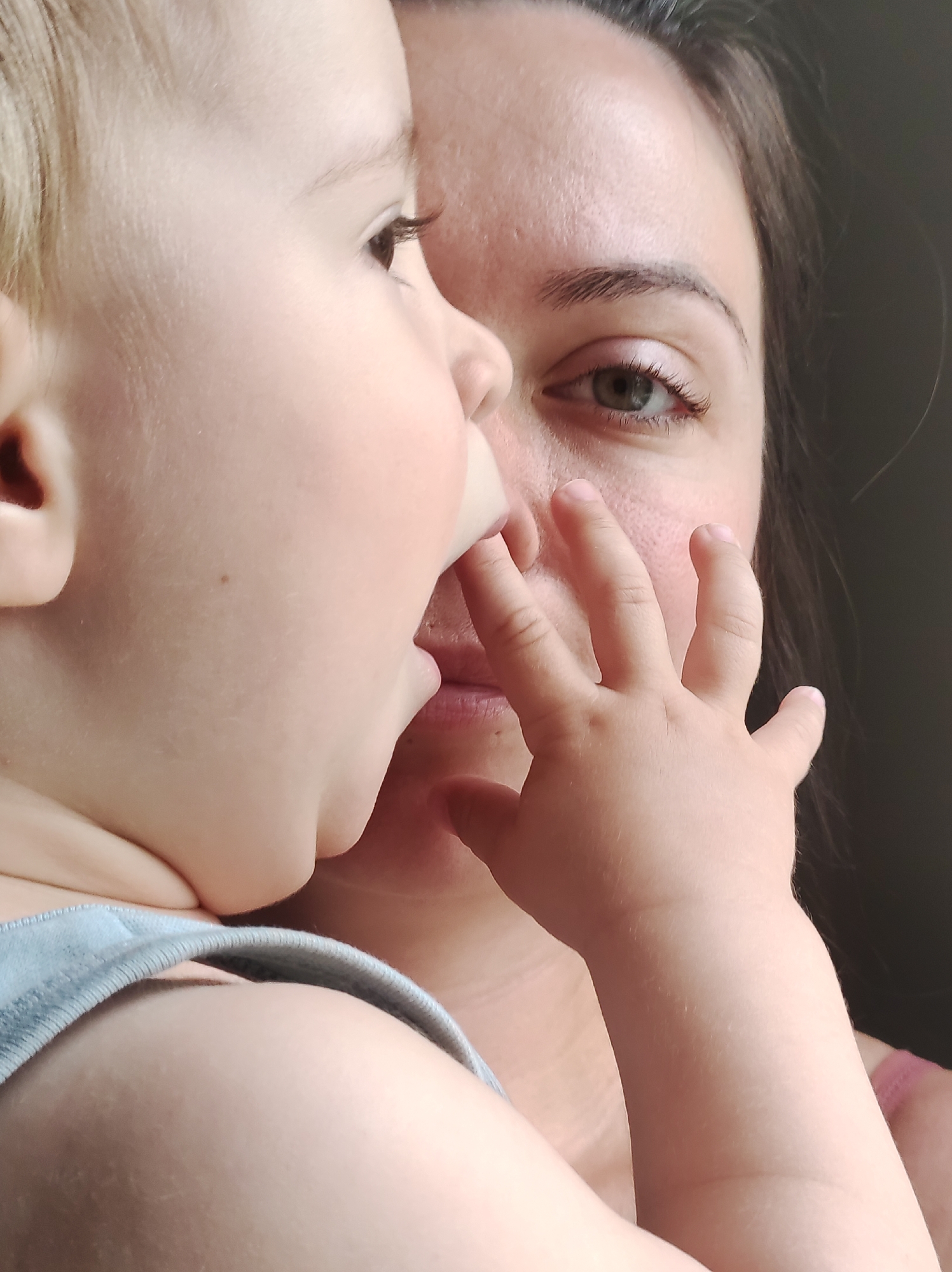 Mother and child moment captured in Foki, Russia