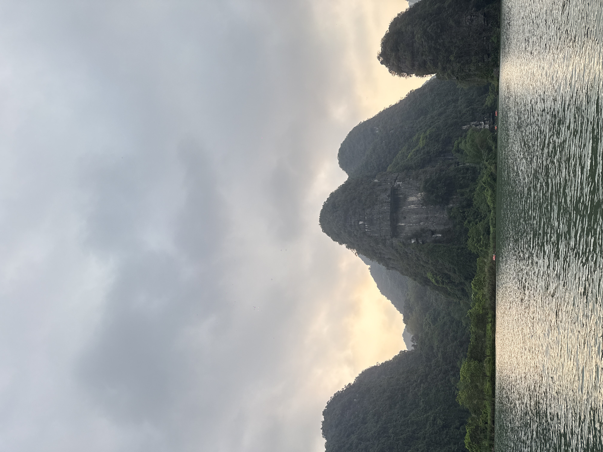 Sunlit water view captured in Hoa Lư Ward, Vietnam