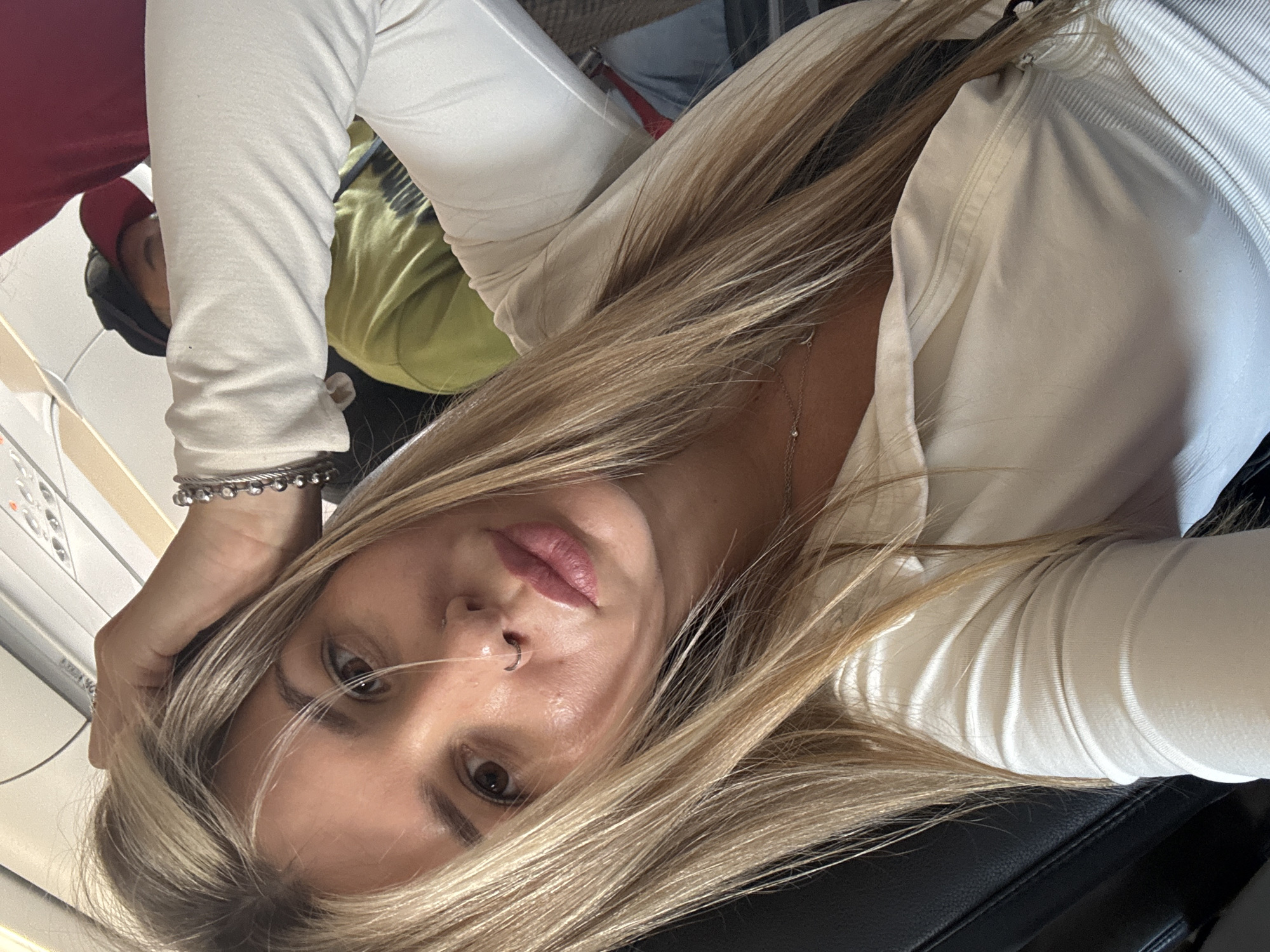 Plane selfies and car shots from a travel day