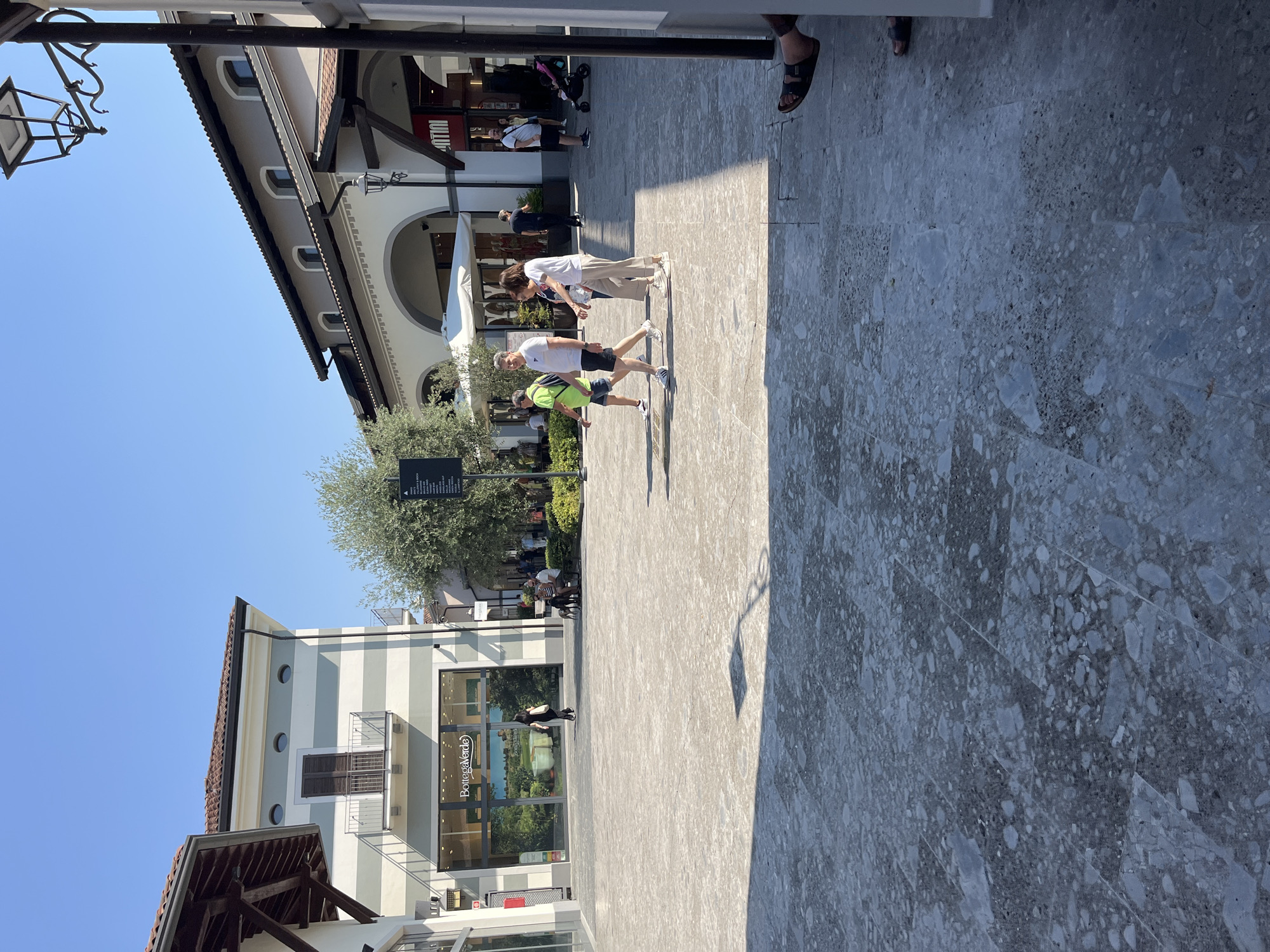 Browsing a Rodengo outlet mall across Puma, Adidas, and more