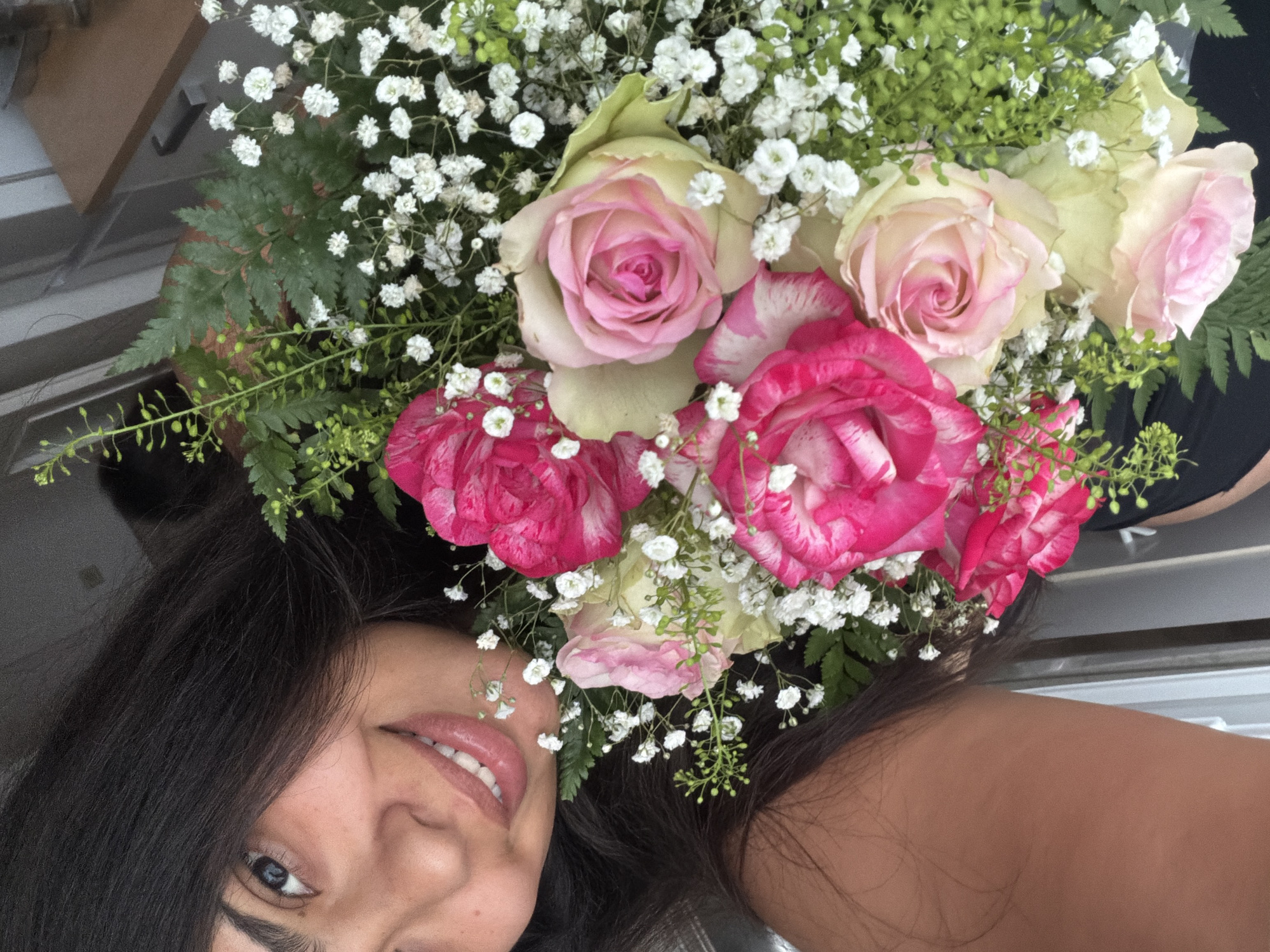 Afternoon at home in Duisburg with roses and cartoons
