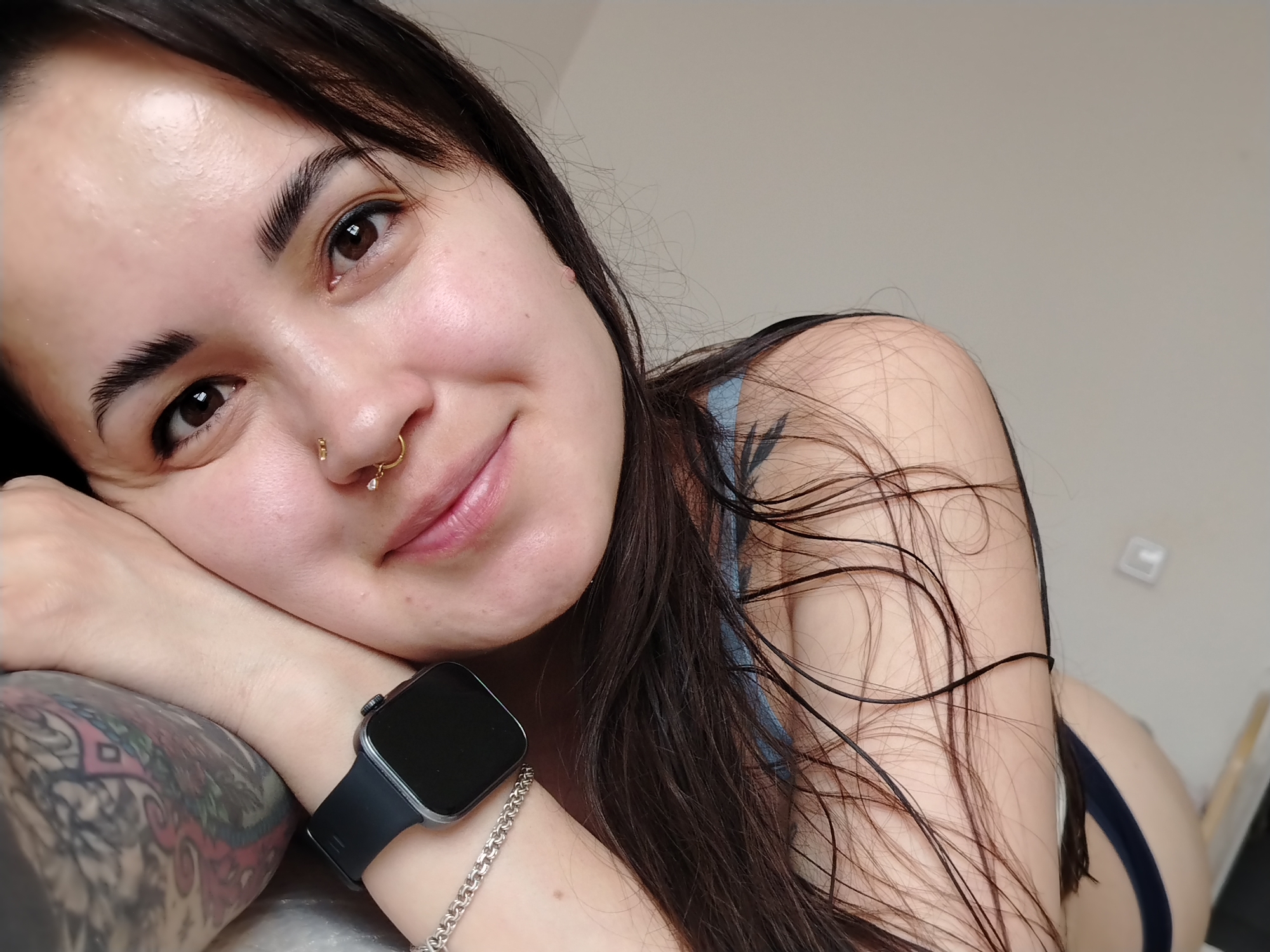 Woman's early morning routine captured in two moments