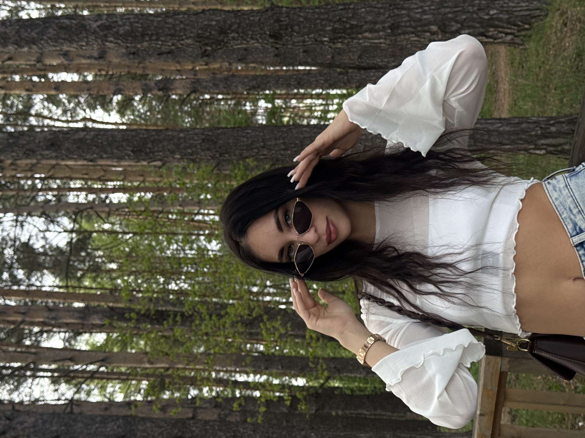 Casual photo session in Chaikovsky forest includes women, baby