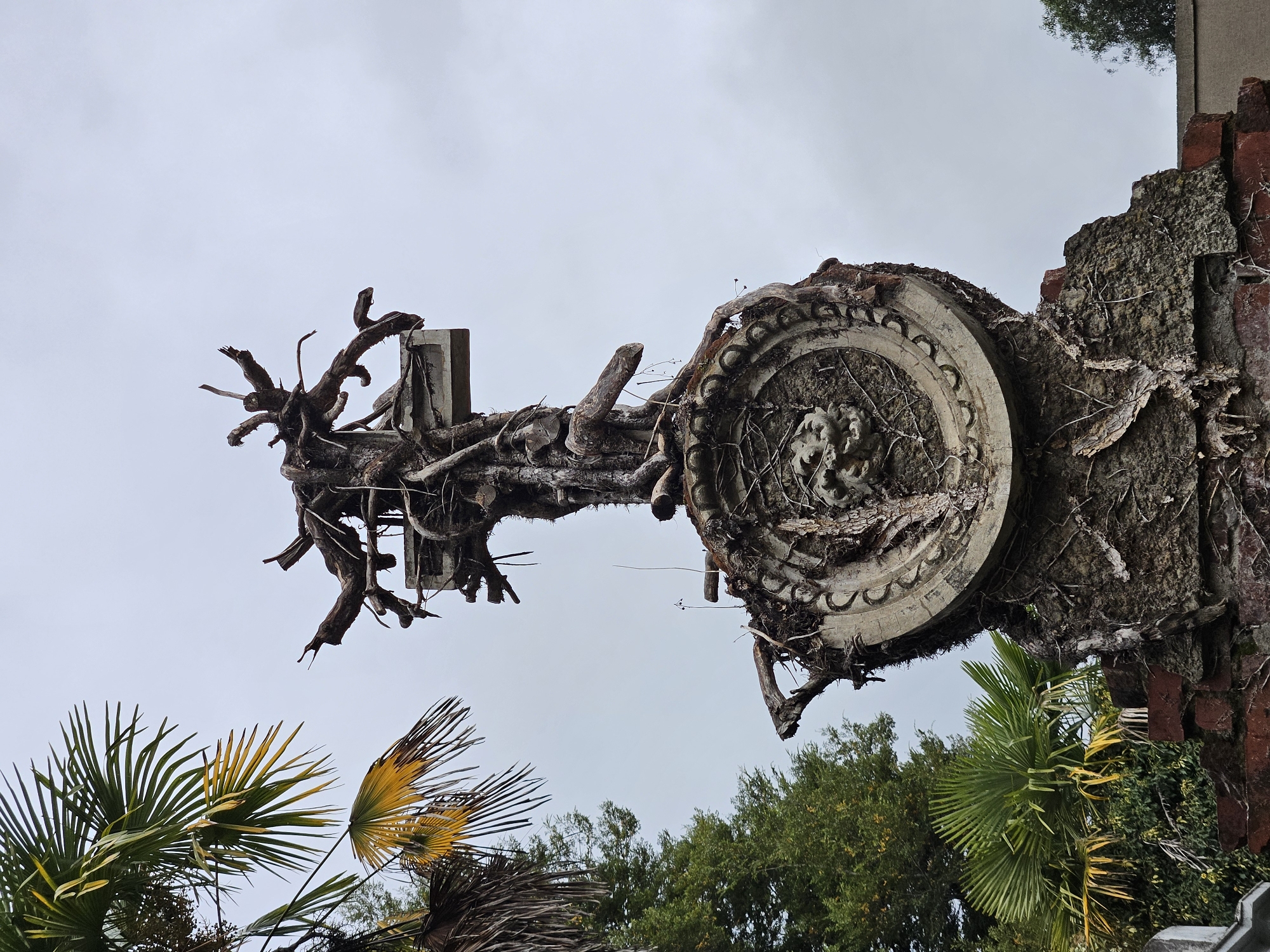 Evening documentation of historic Temuco cemetery reveals weathered monuments
