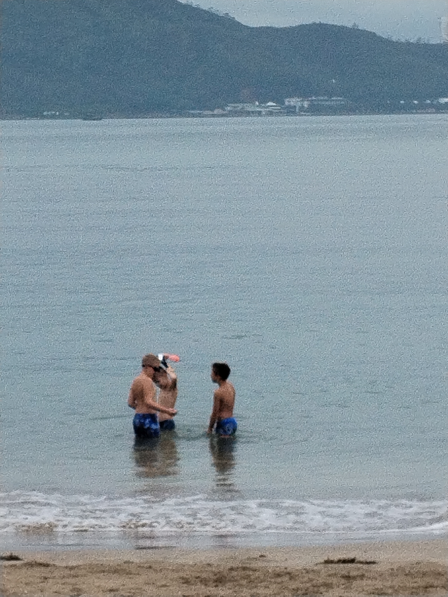 Overcast day scenes captured across Bac Nha Trang Ward, Vietnam