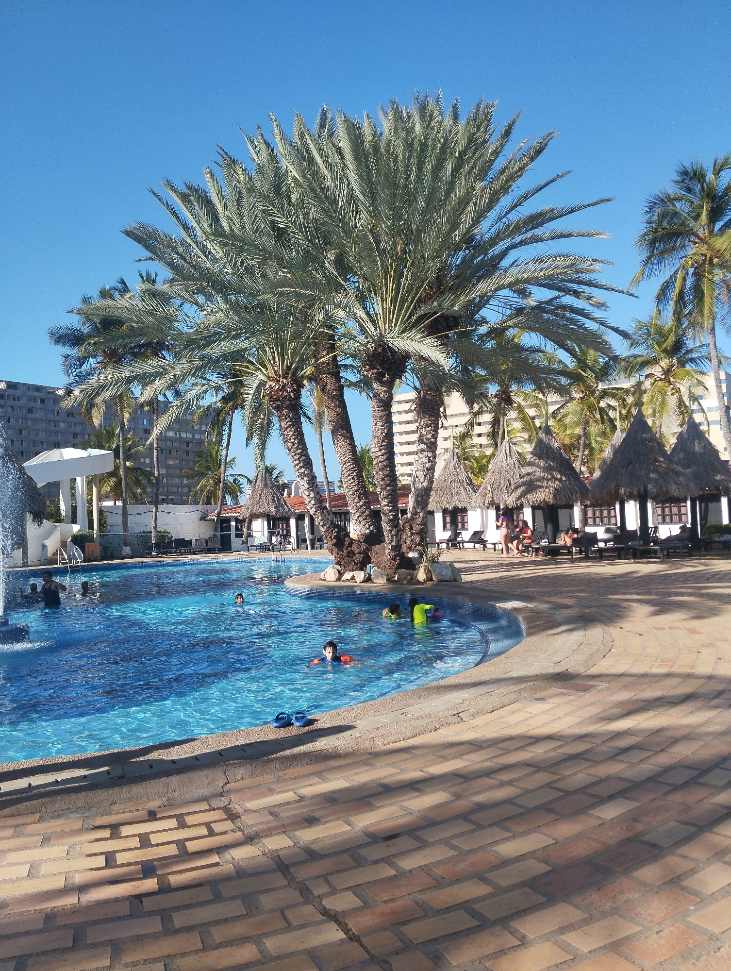 Resort pool activity documented in Porlamar, Venezuela