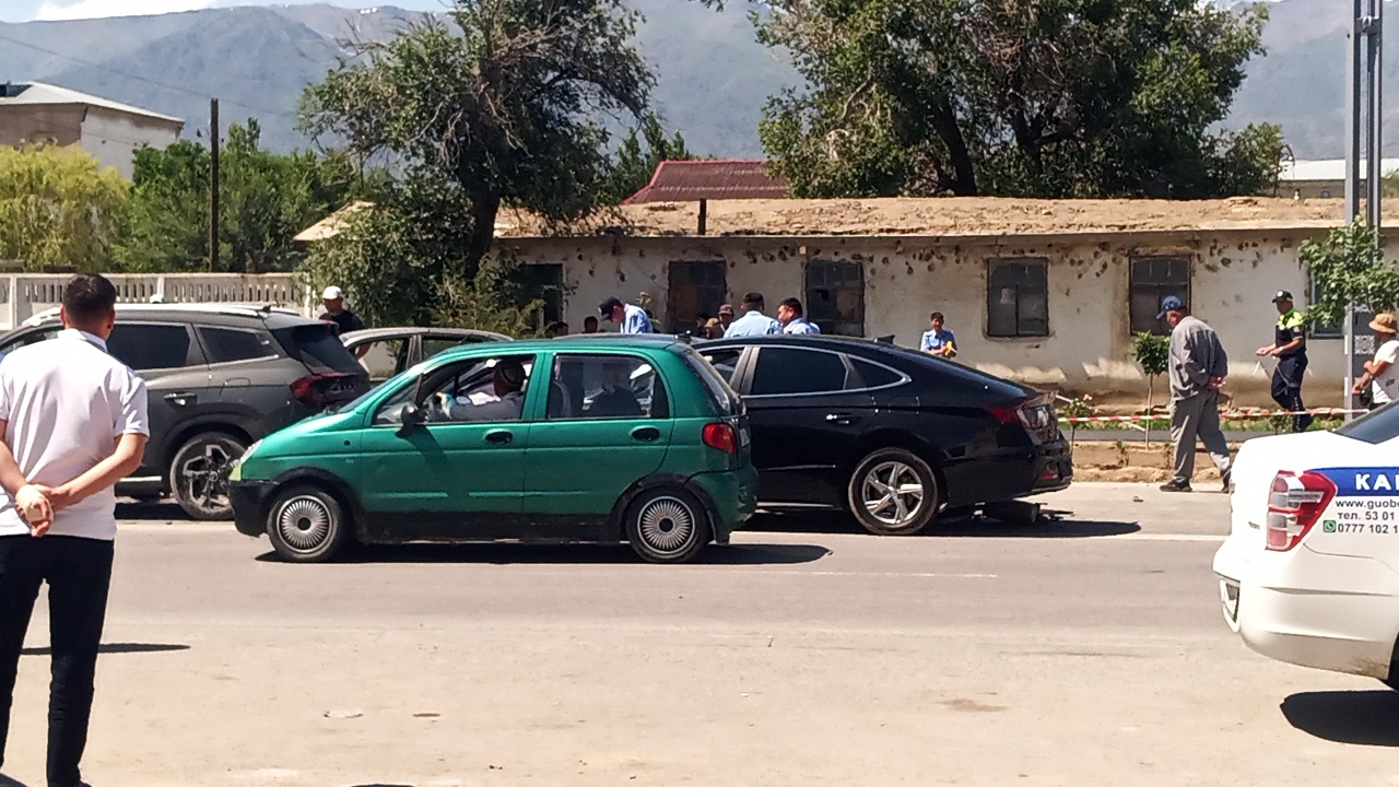 Two-vehicle crash draws police response in Balykchy, Kyrgyzstan
