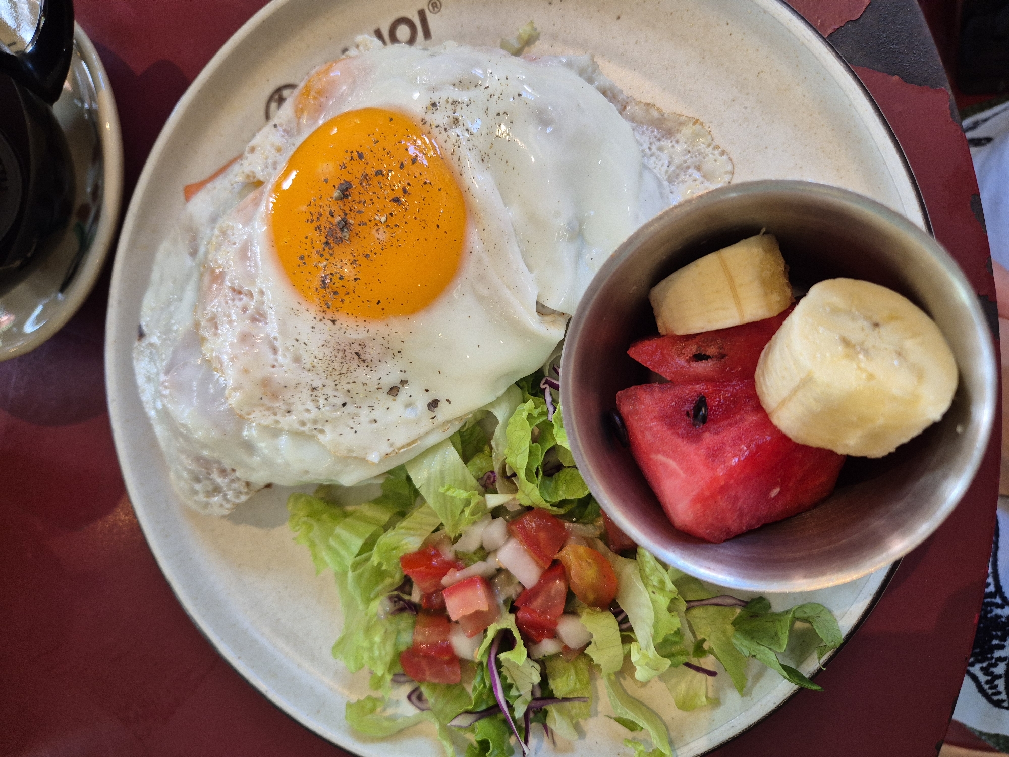 Breakfast and coffee at a Da Nang café