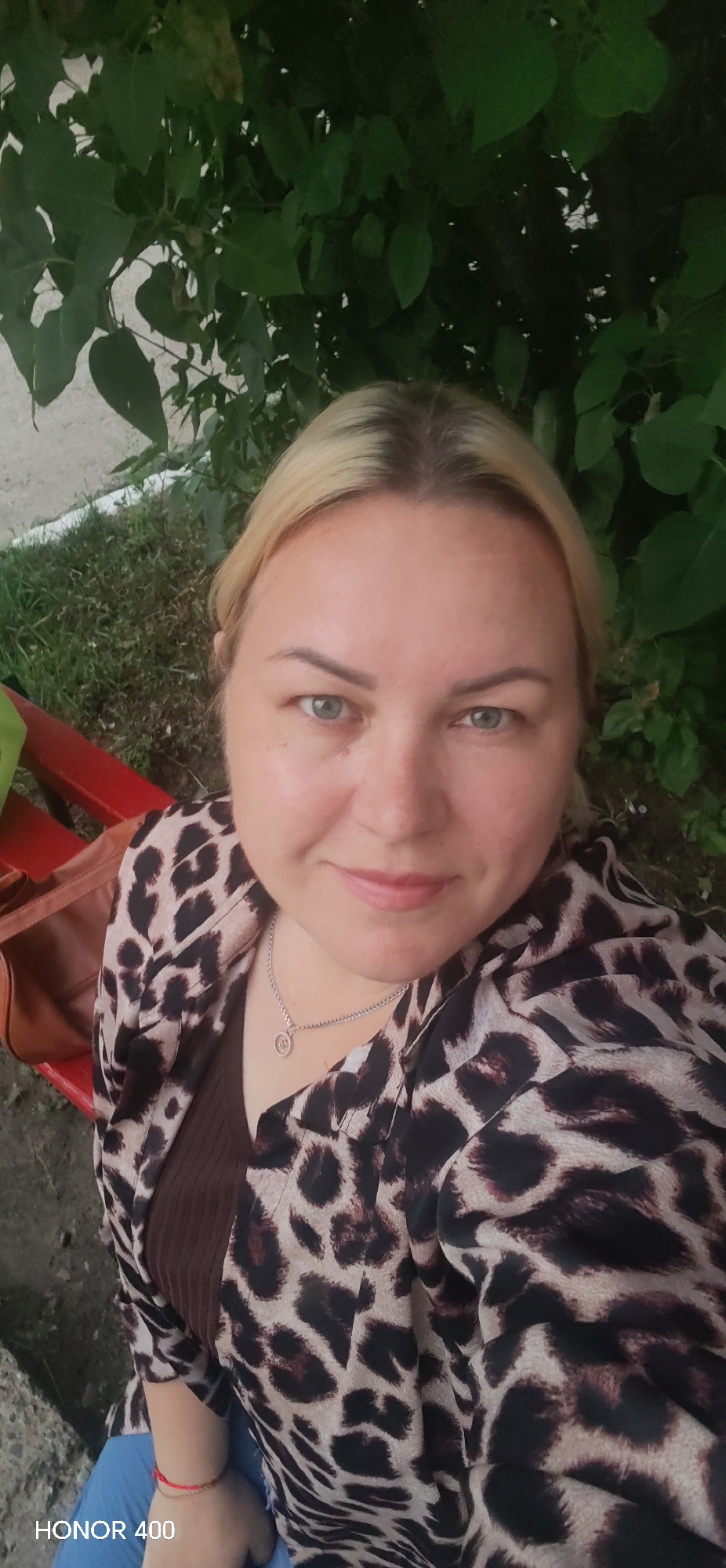 Casual afternoon moments with a group in Noviy, Russia