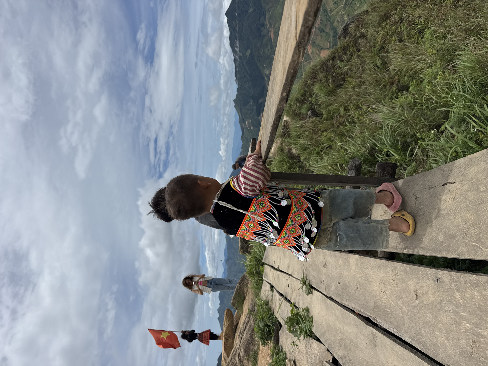 Early morning visitors gather at Ta Xua mountain viewpoint