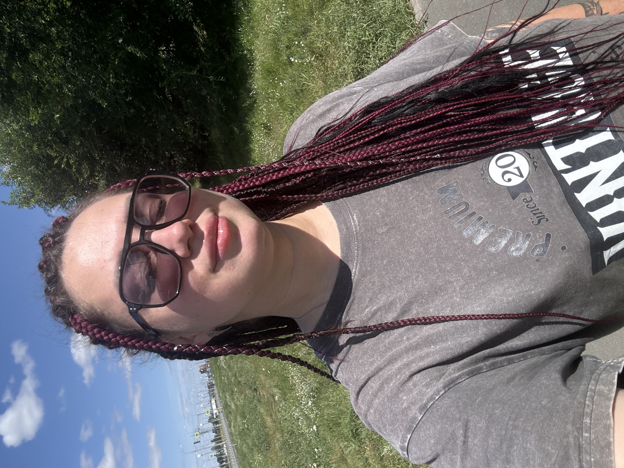 Sunny morning in Tolyatti: selfies, a husky, and street details