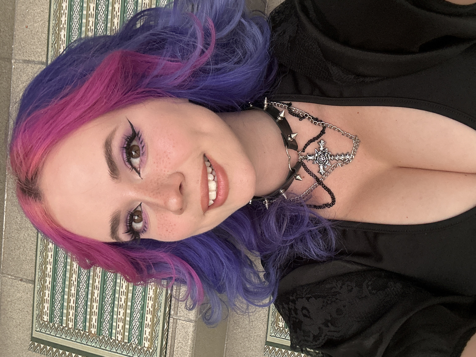 Personal photoshoot session documented in Zagreb with social media updates