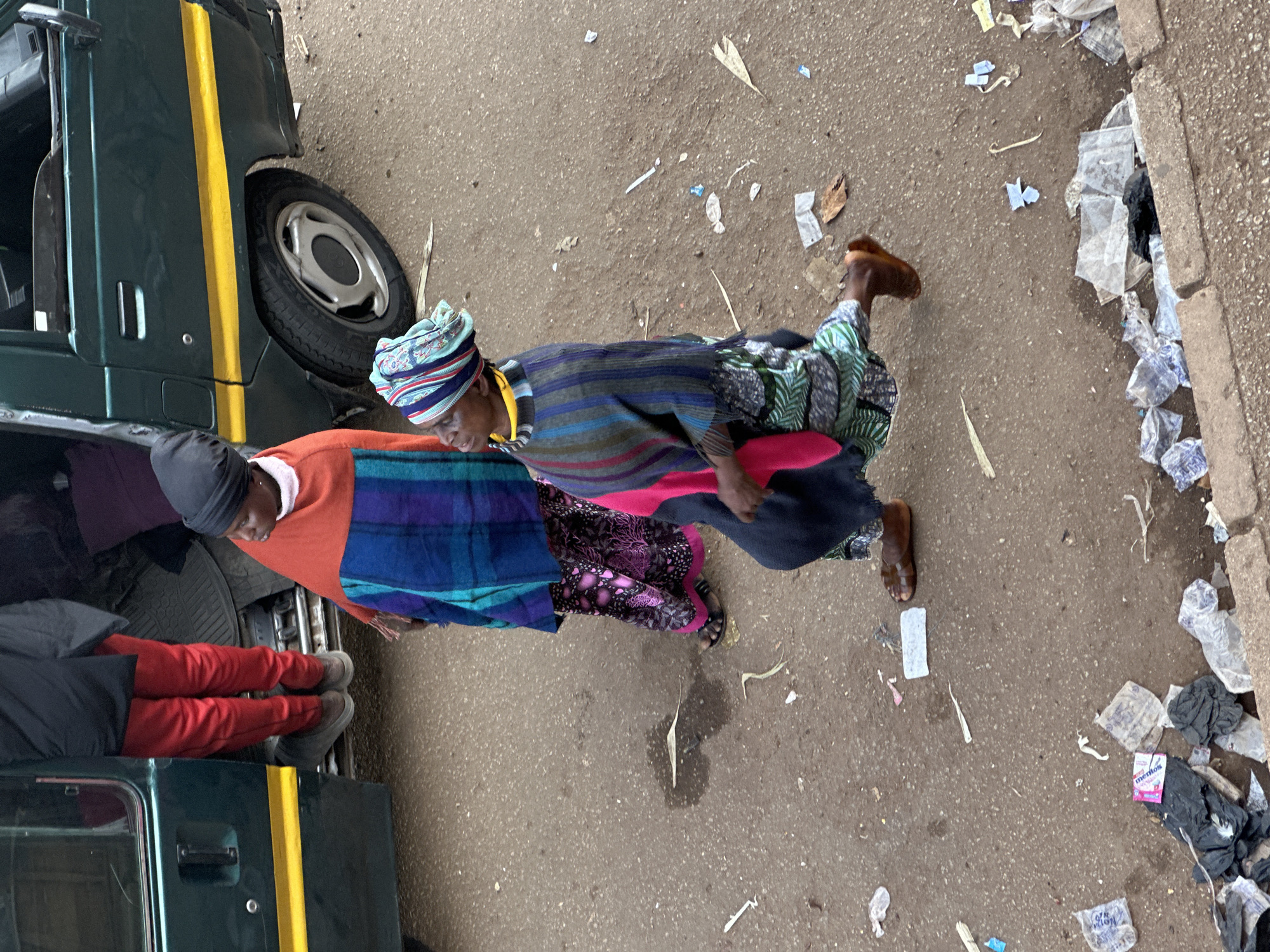 Morning hustle in a busy Bukuru street market