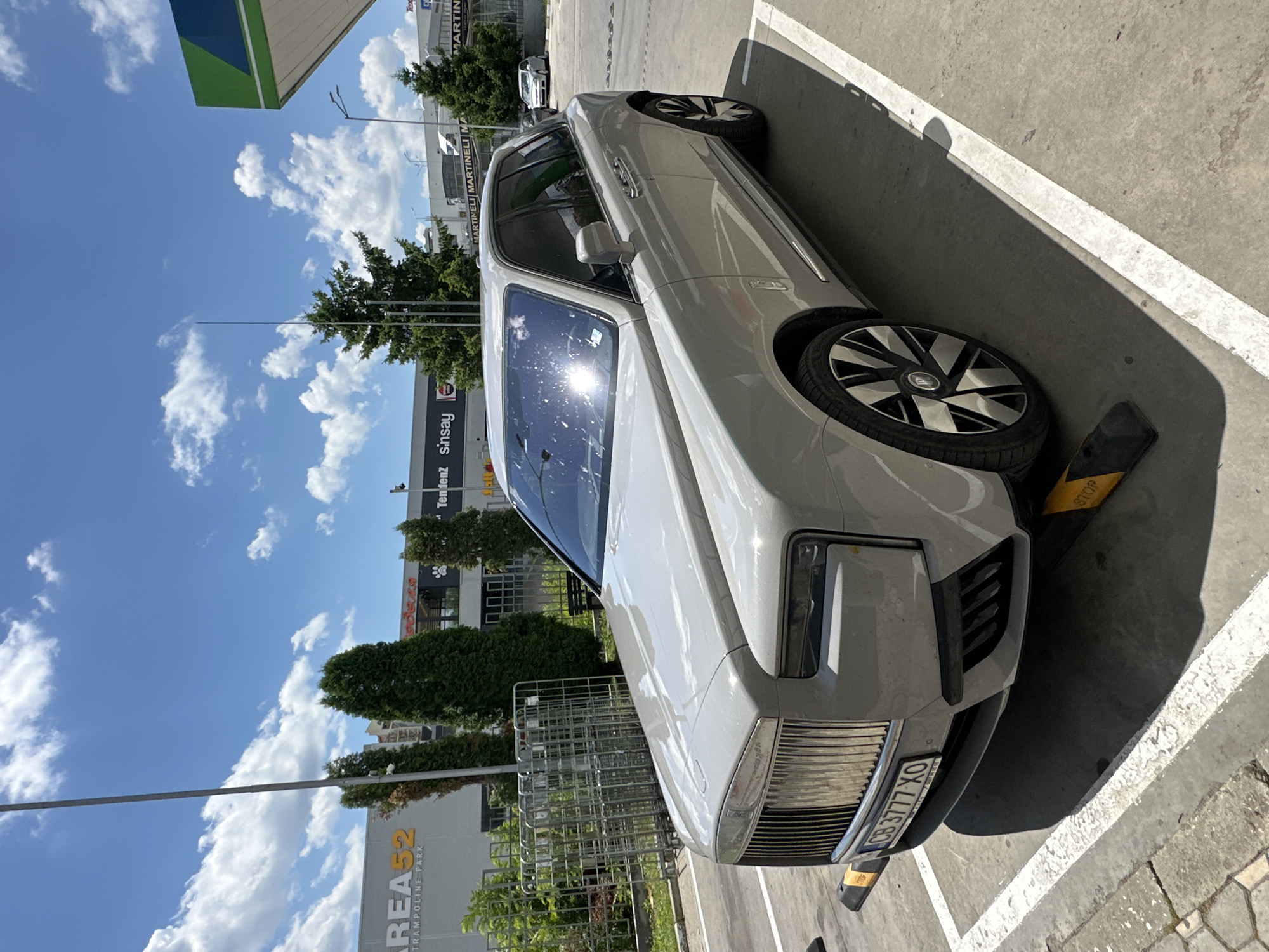 Rolls-Royce Cullinan spotted around Veliko Tarnovo gas stations and parking lots