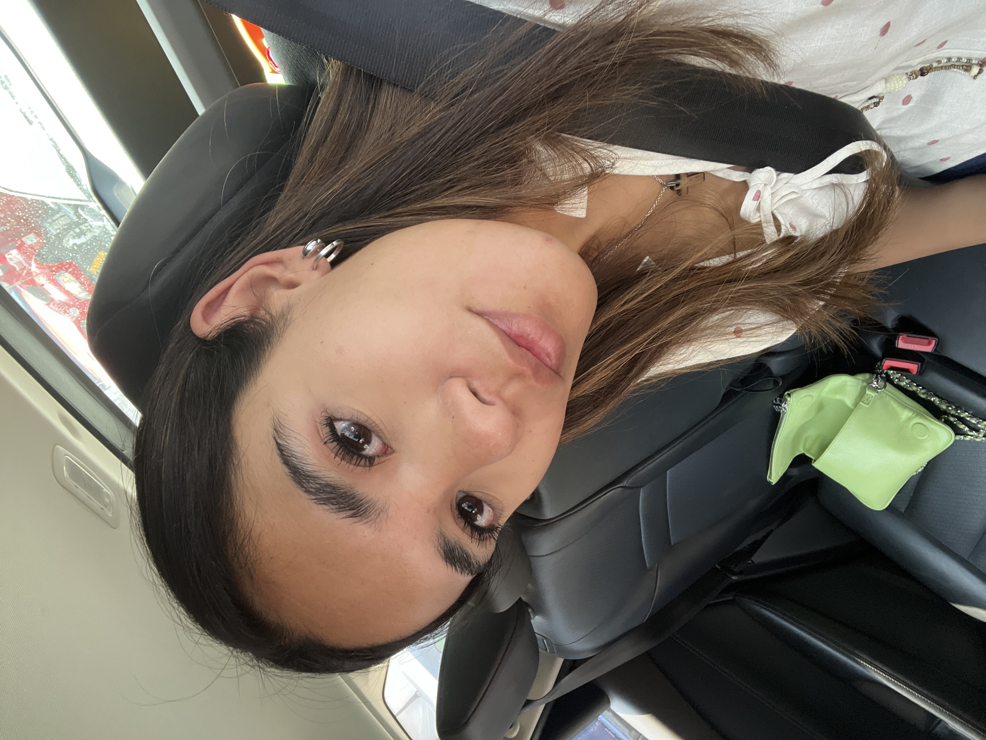 Woman observed sitting alone in car in Mexico City