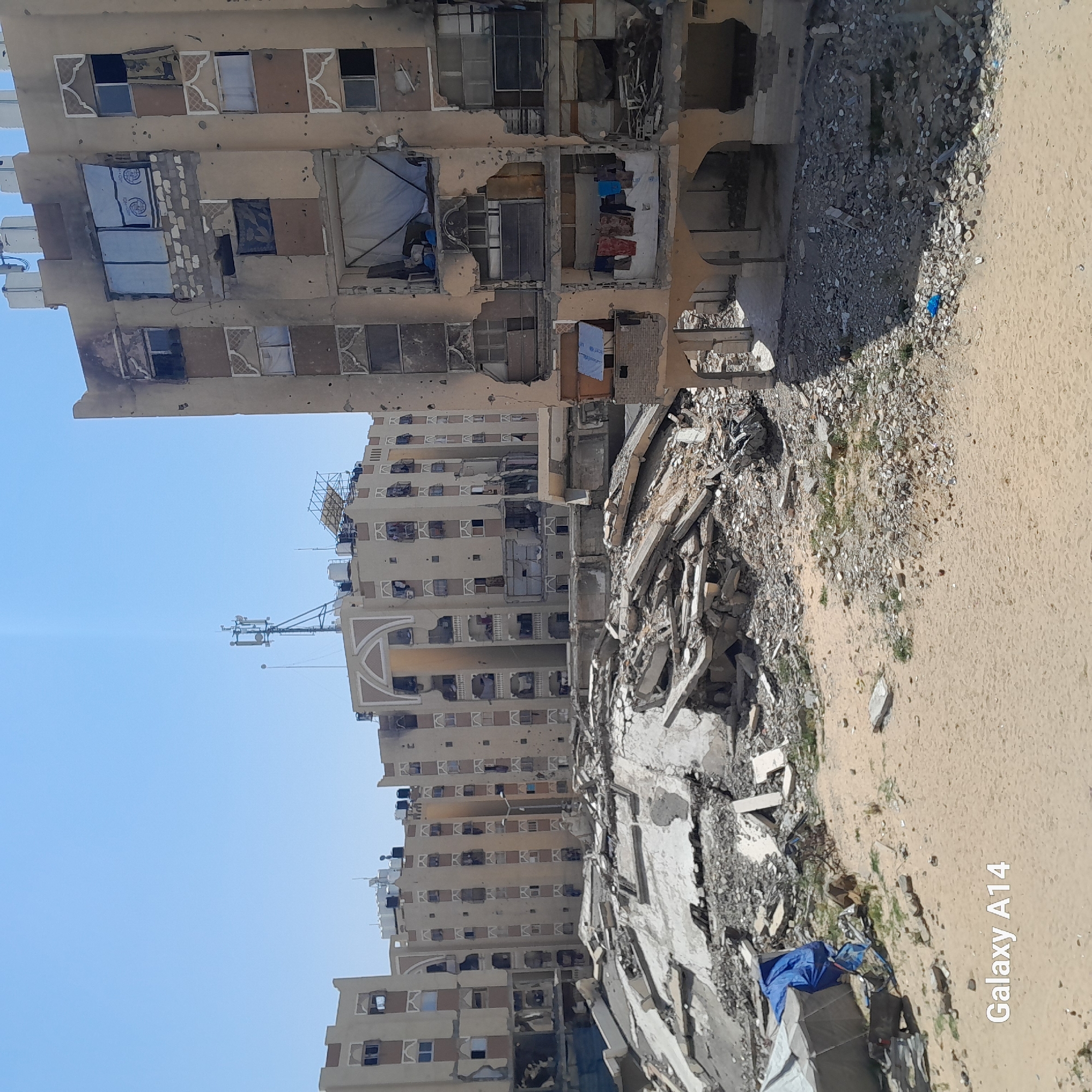 War damage and daily life documented in Khan Yunis