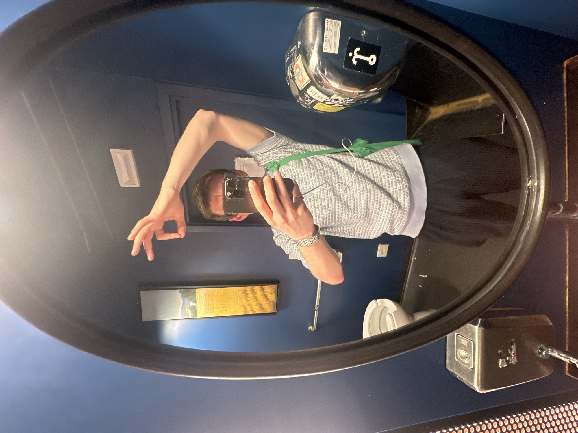 Florence evening captures: restroom selfies and bridge musician
