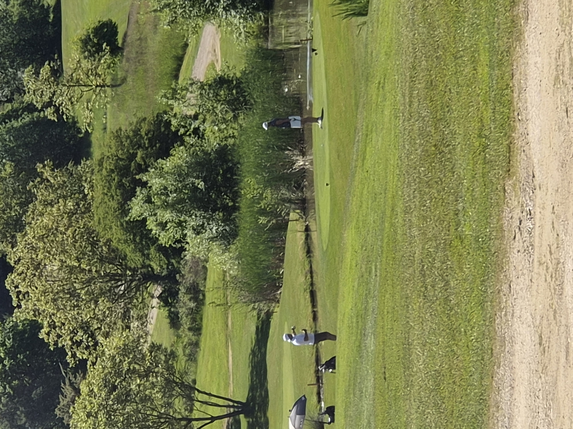 Quiet day in Lenningen: golf, local business, outdoor landmarks
