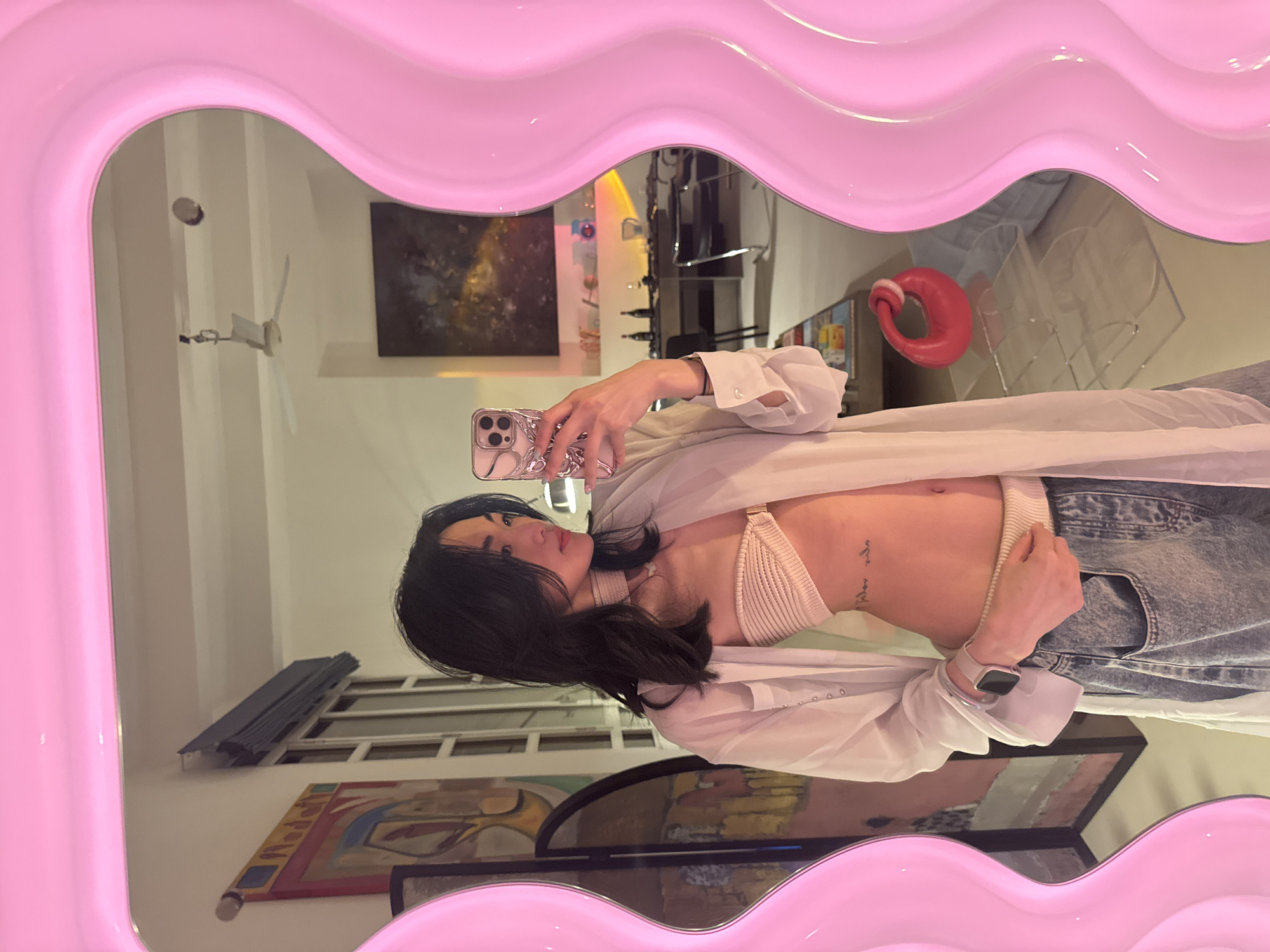 Woman takes bathroom selfies in Milan