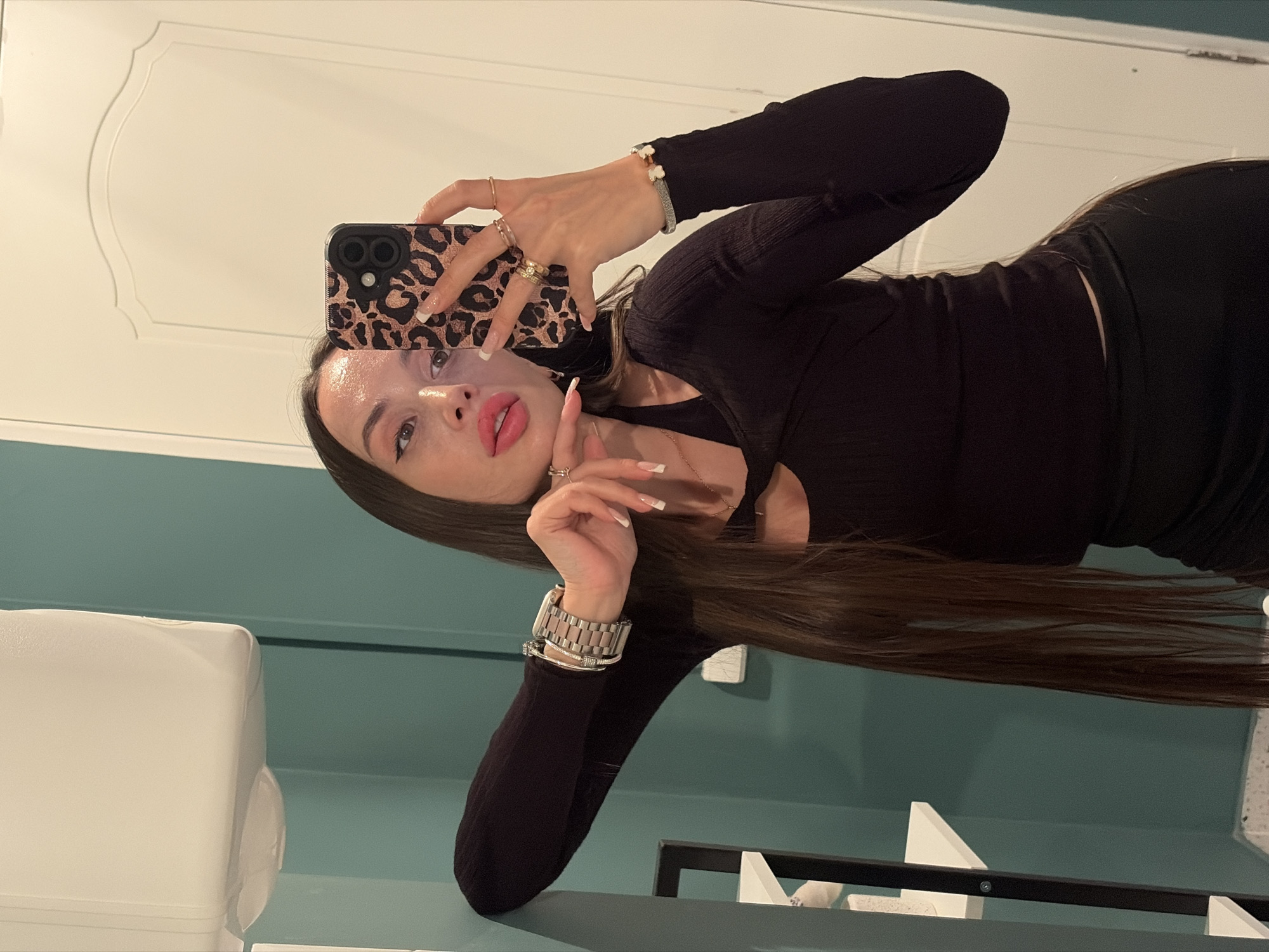 Nail salon visit with selfies and a pedicure