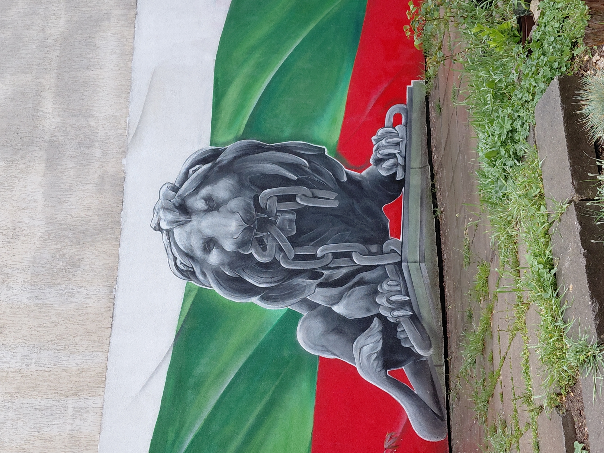 Lion mural with Bulgarian flag backdrop spotted in Sofia