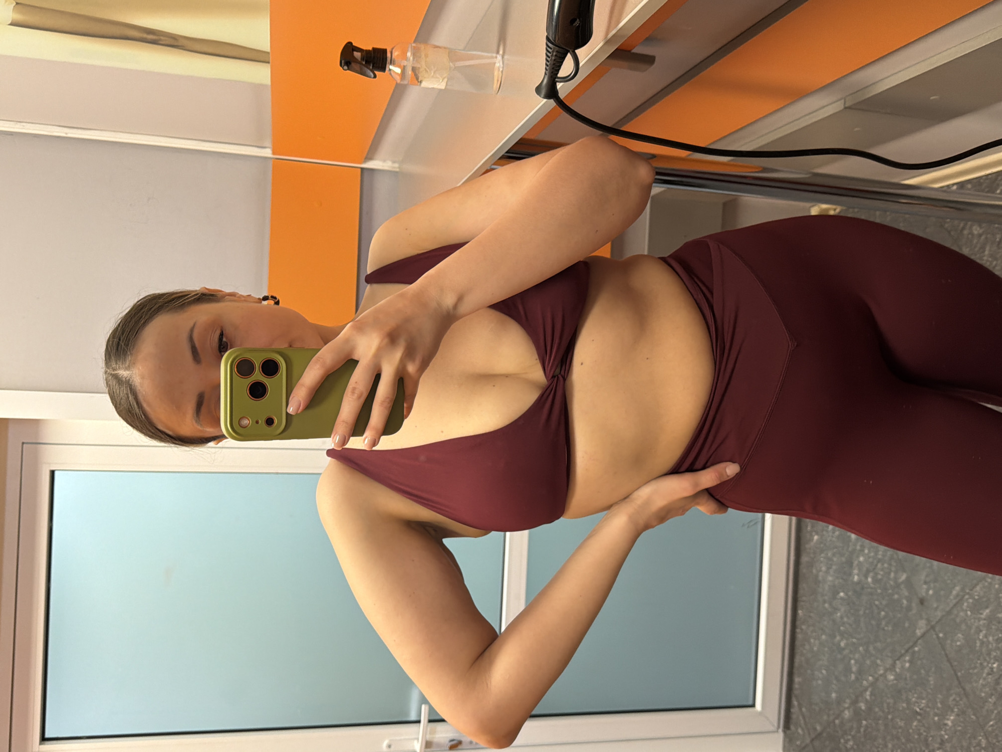 Gym-goers document workout sessions, selfies in Krasnoyarsk fitness center