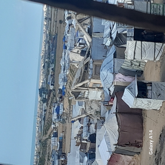 Life amid destruction: Khan Yunis scenes show camps, damage