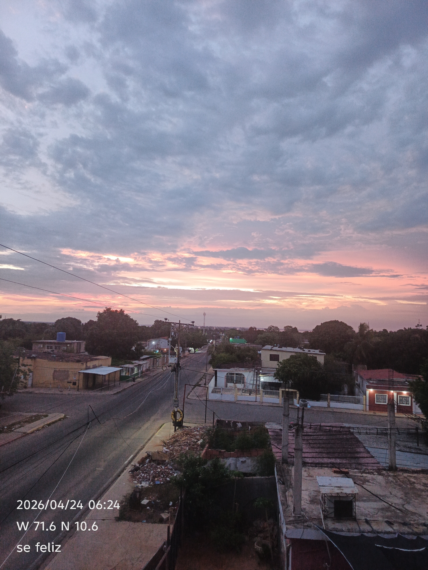 Dawn breaks across Venezuelan cities, witnessed simultaneously