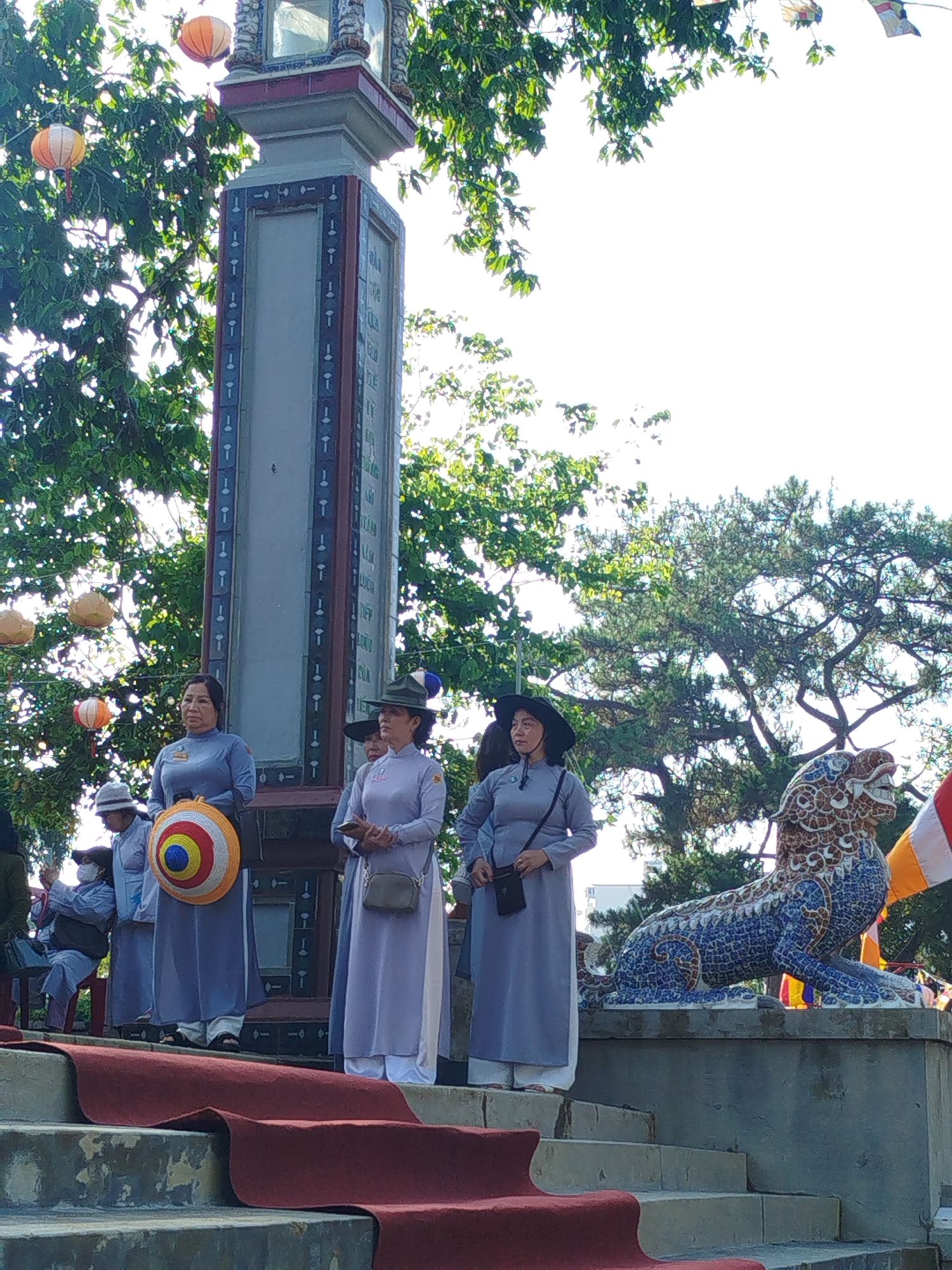 Traditional ceremony with women in áo dài held in Da Lat