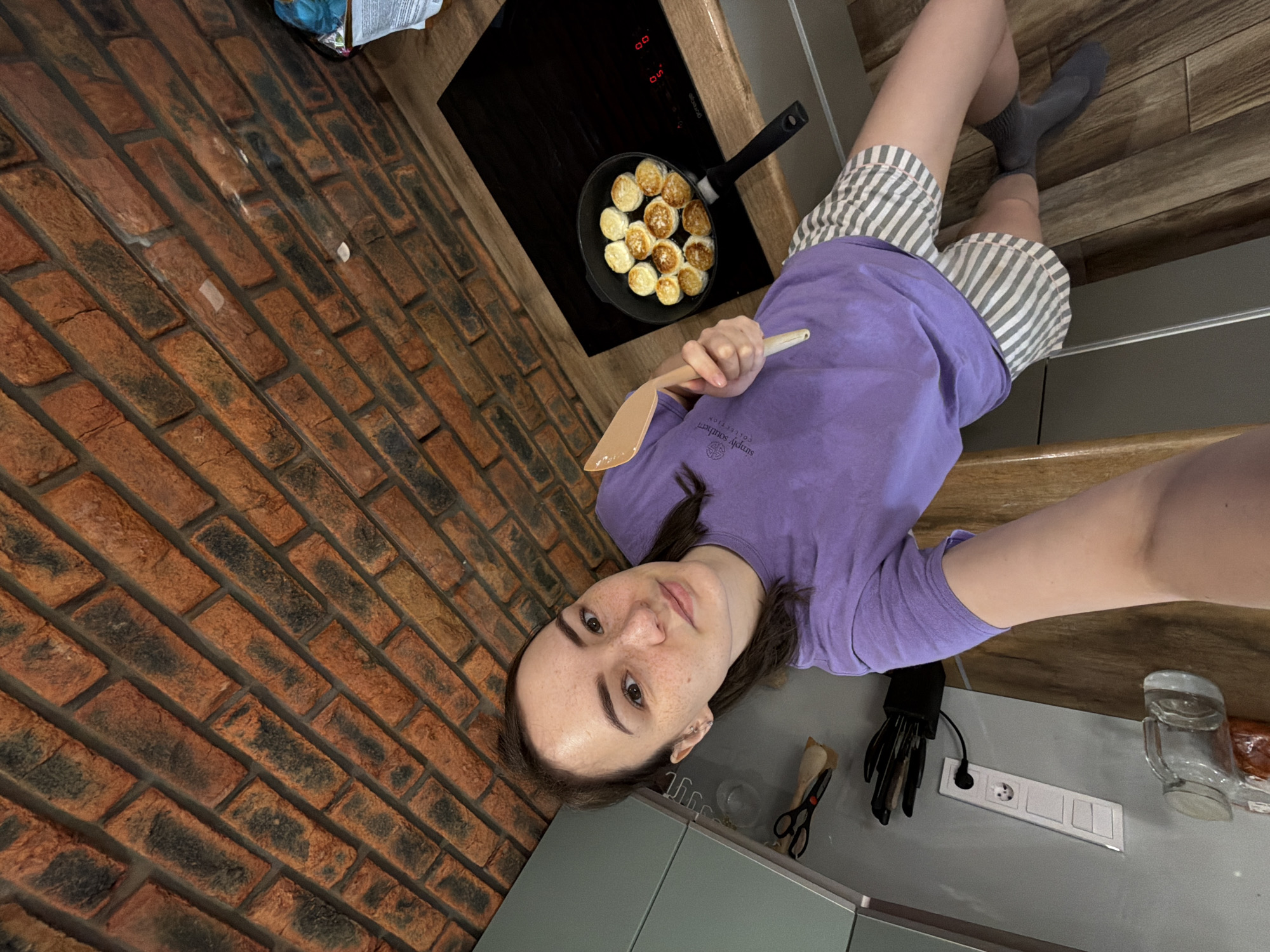 Early morning domestic life captured in Chaikovsky home