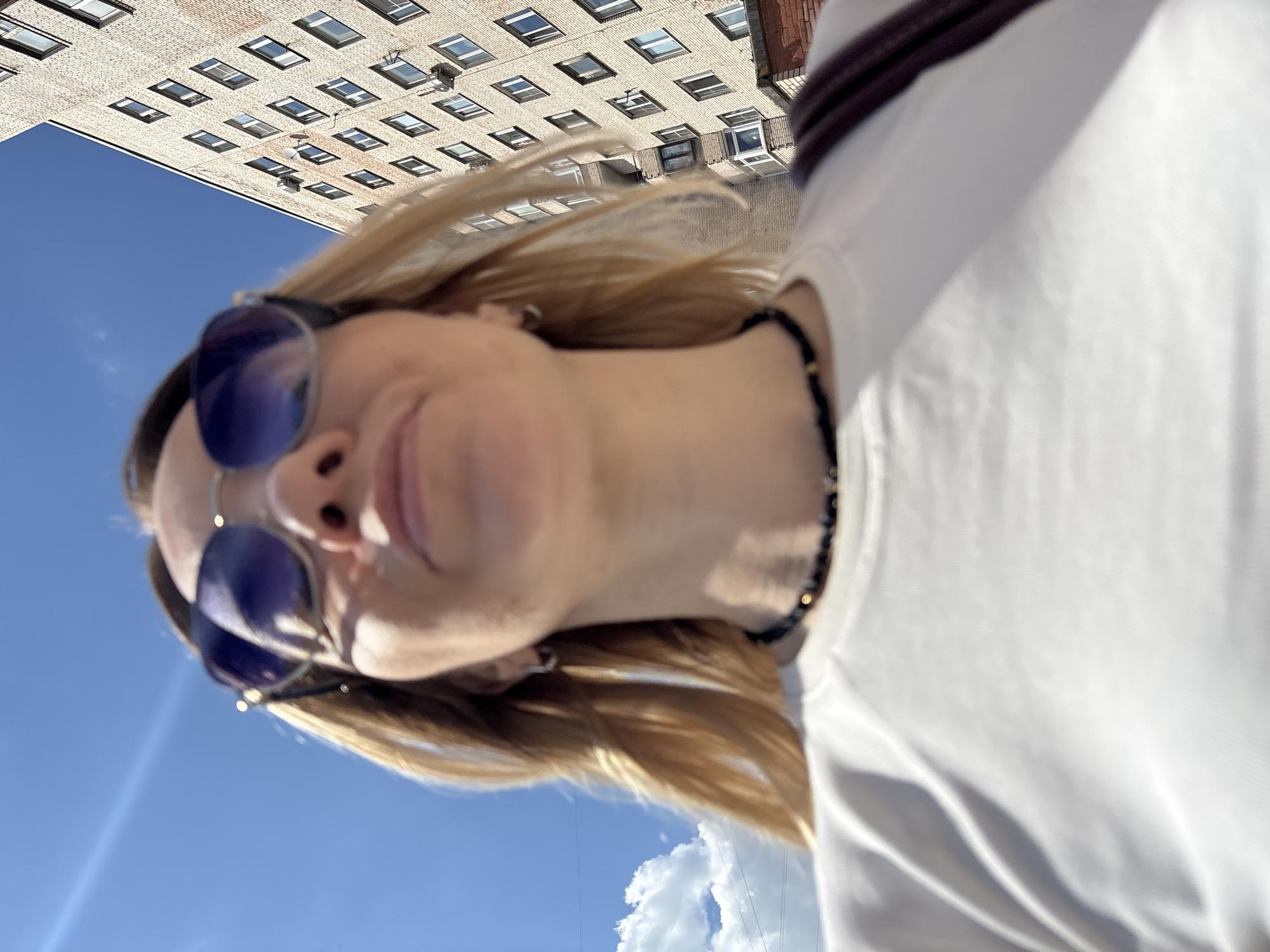Woman documents 21-minute photo session across Saint Petersburg locations