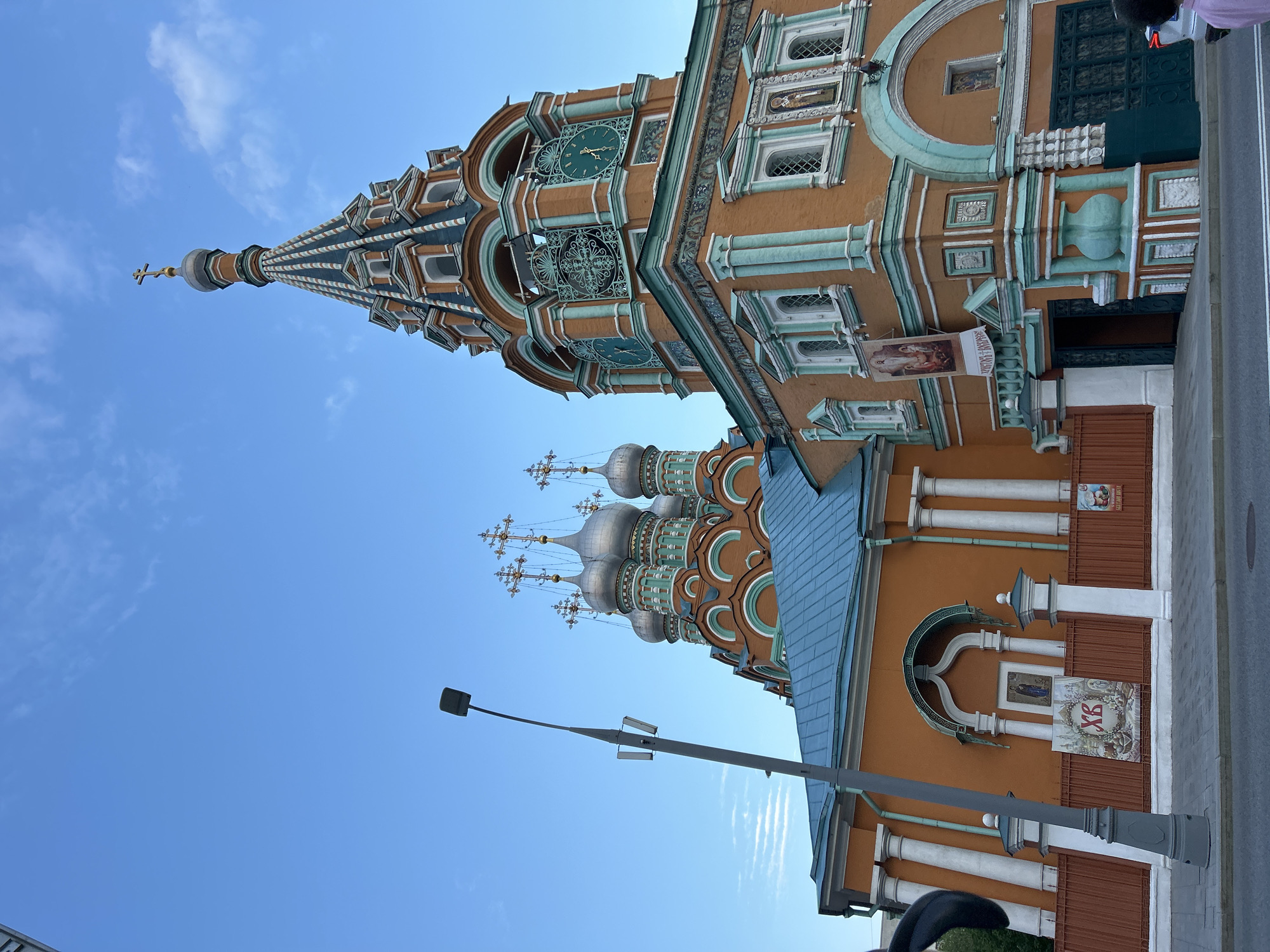 Urban architecture documented in coordinated witness observations