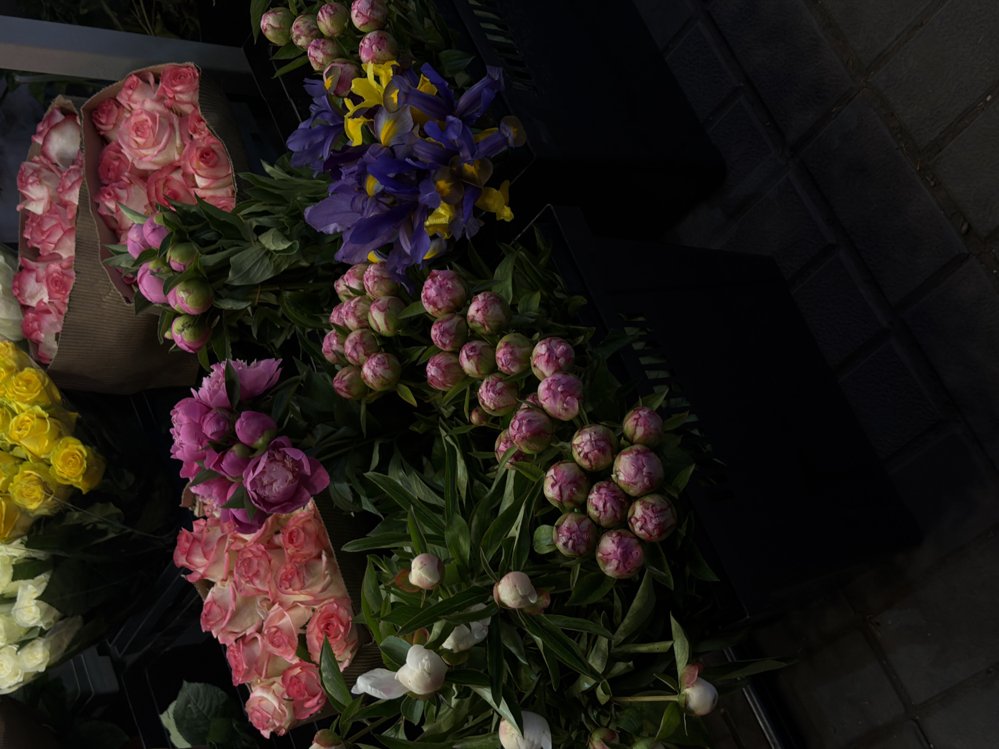 Evening shopping scenes documented across Yerevan commercial districts
