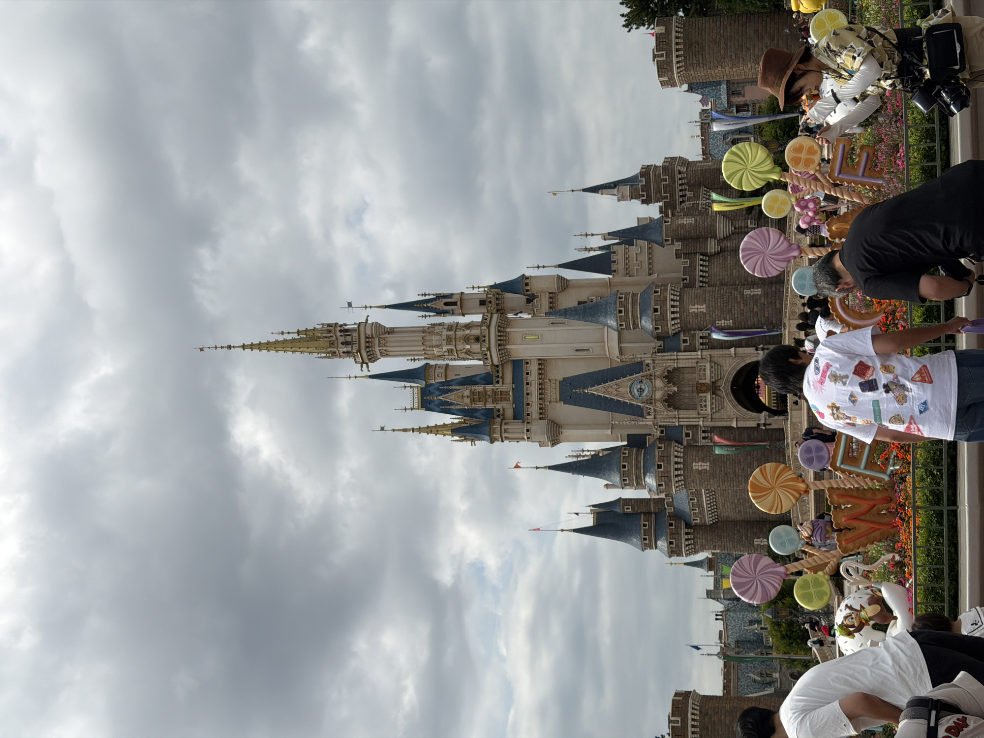 Tokyo Disneyland visitors capture castle, band performance, decorations