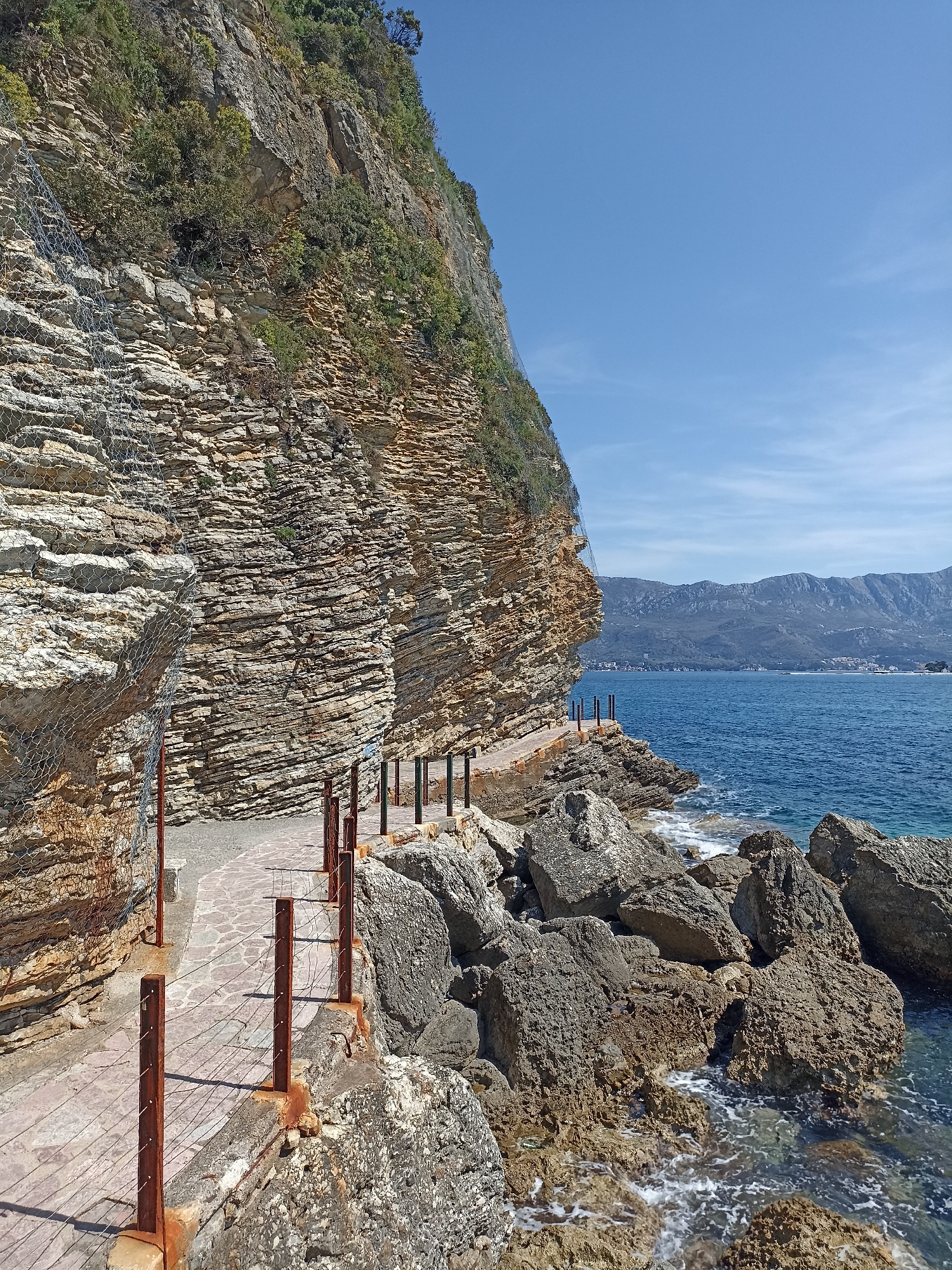 Witness captures Budva's beaches and rock formations April 10
