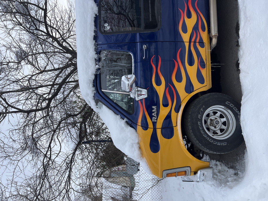Custom two-tone van spotted in snowy Belgrade street