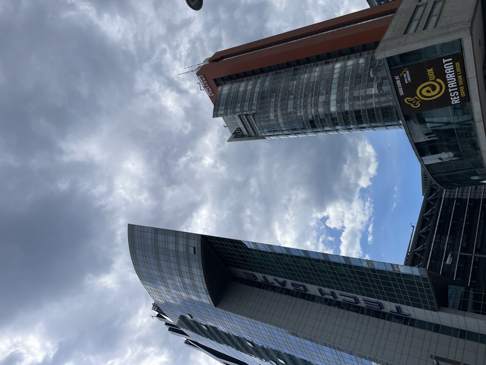 Vienna urban scenes documented across 30-minute period