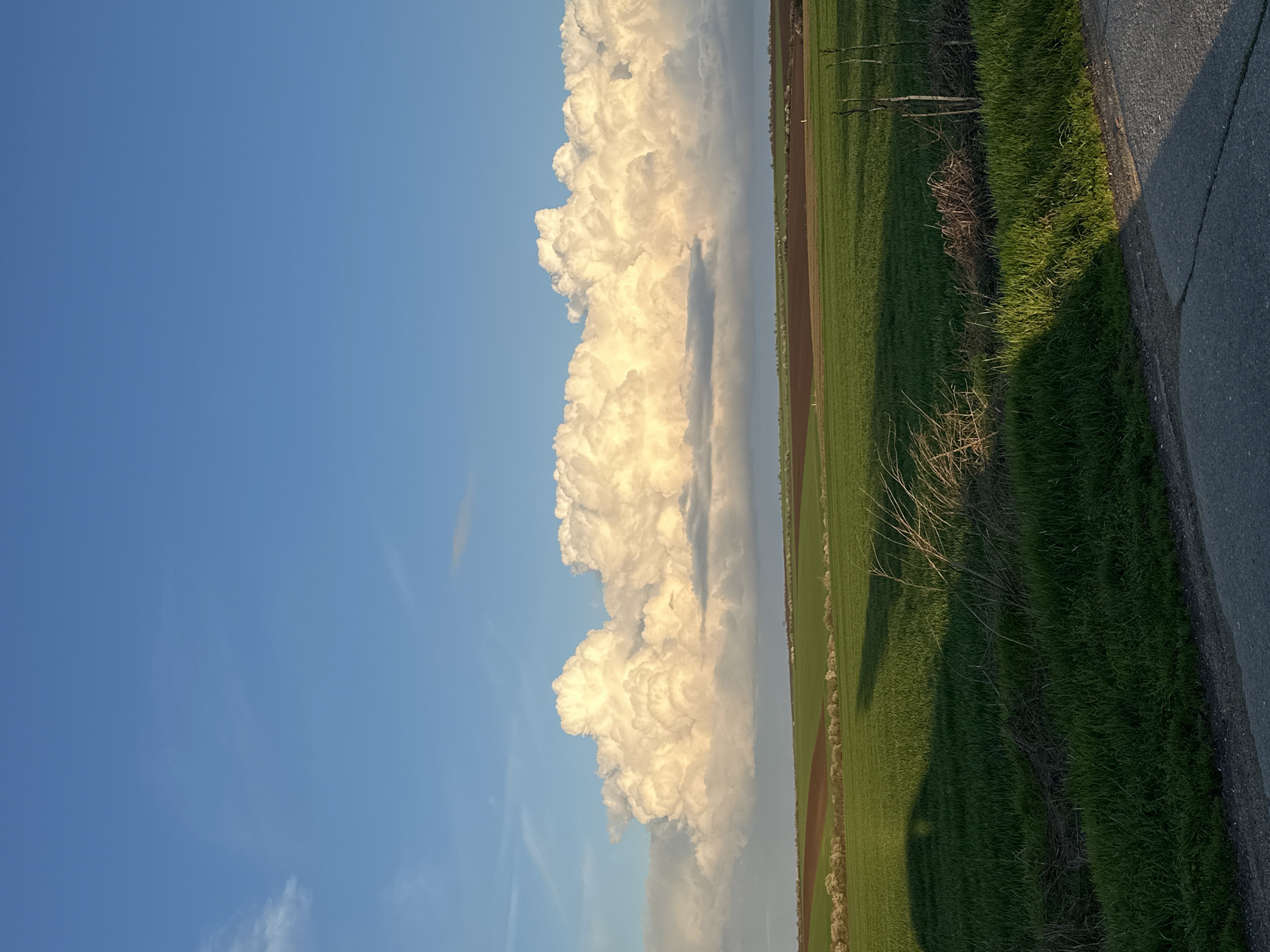 Dramatic storm cloud observed over Bulgarian farmland