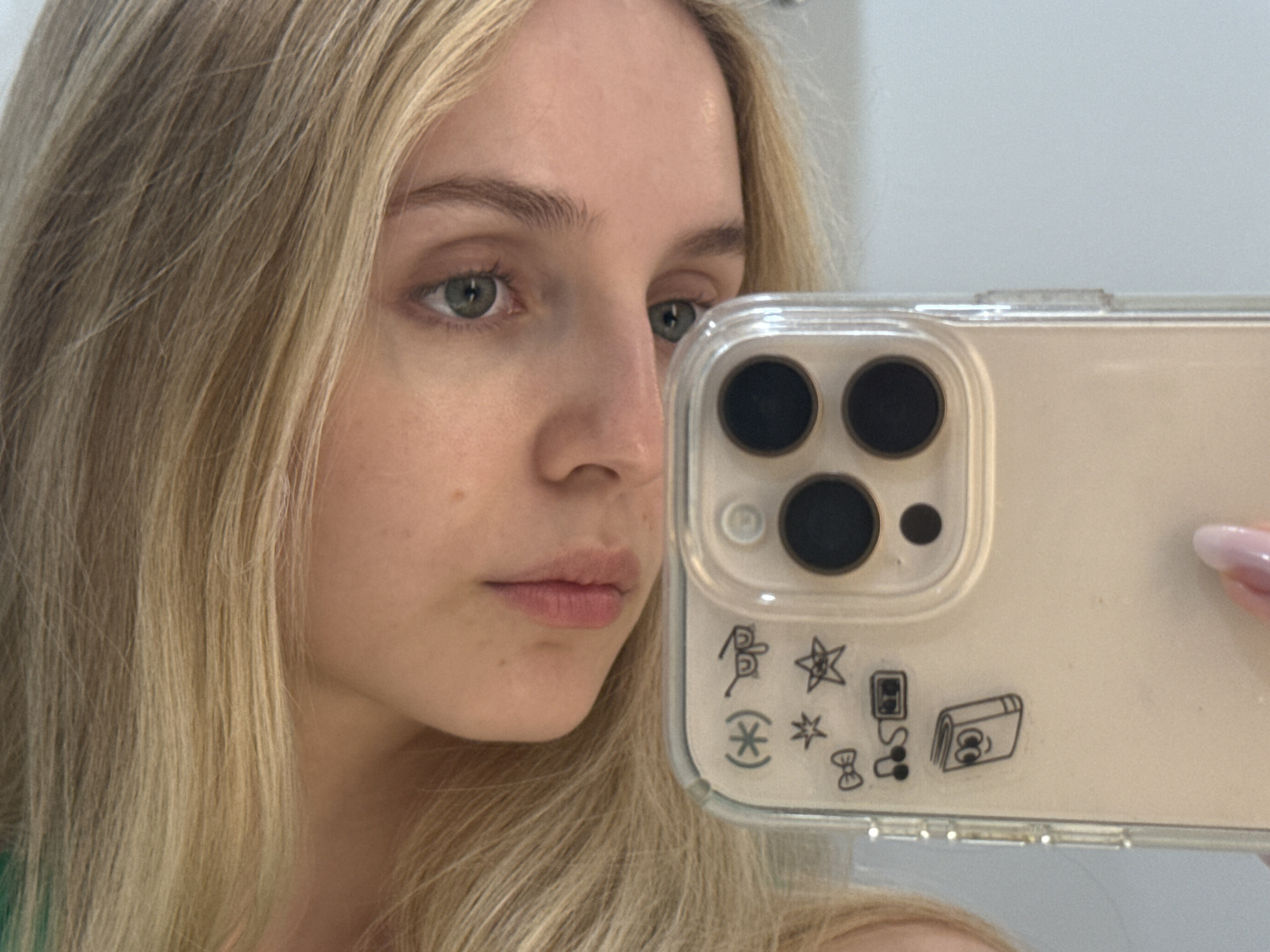 Quick bathroom mirror selfie session in Miami